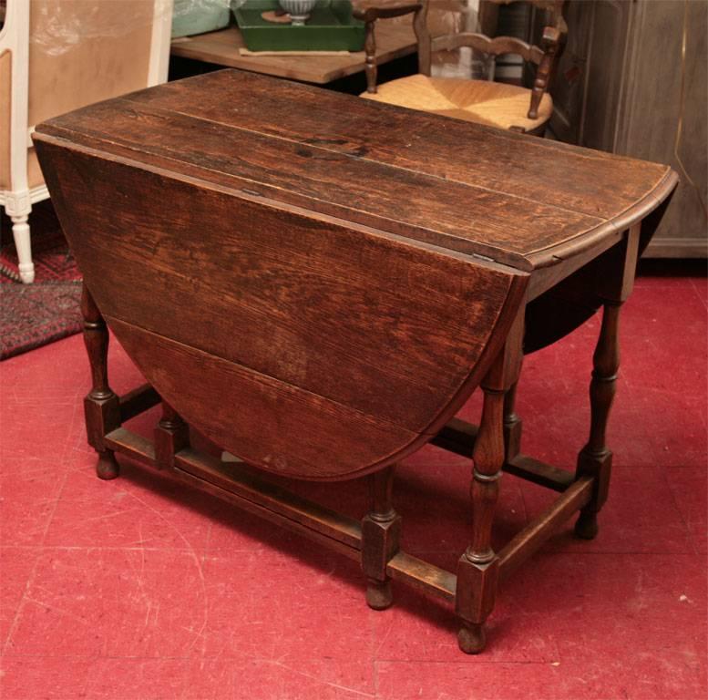 Mesa de Comedor Gateleg Roble Inglés en Bastante bueno Estado en Sheffield, MA