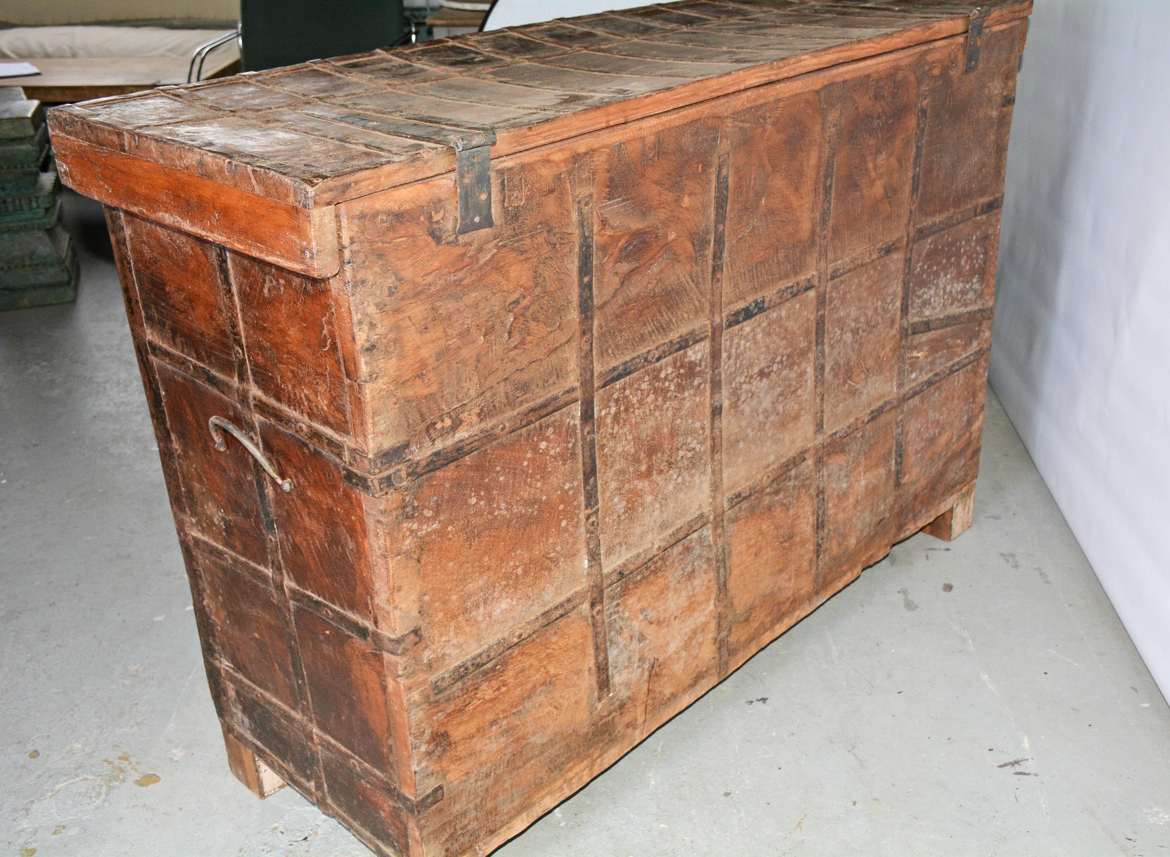 Antique Asian Console Chest In Good Condition In Sheffield, MA