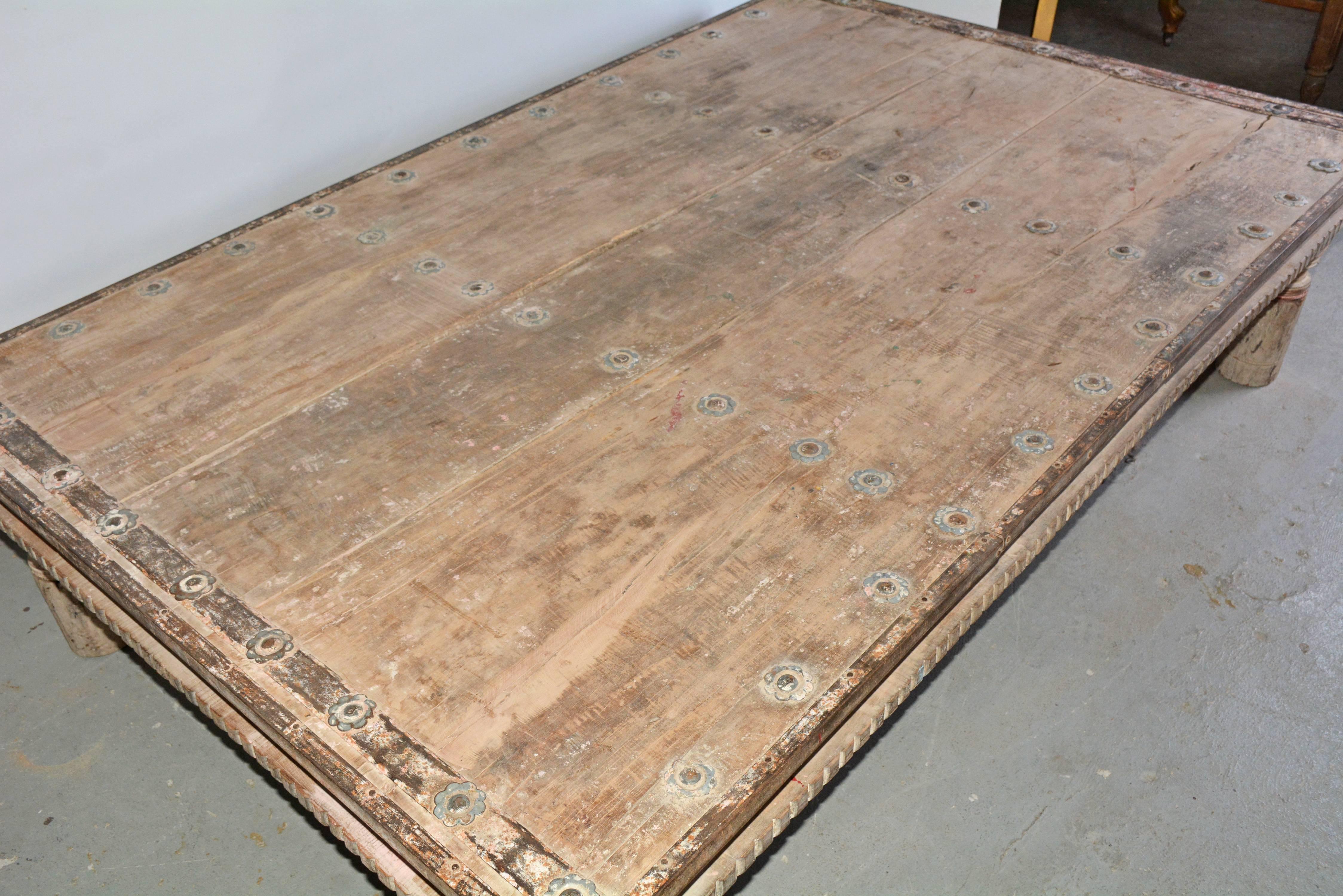 Indian Plank Top Coffee Table In Good Condition In Sheffield, MA
