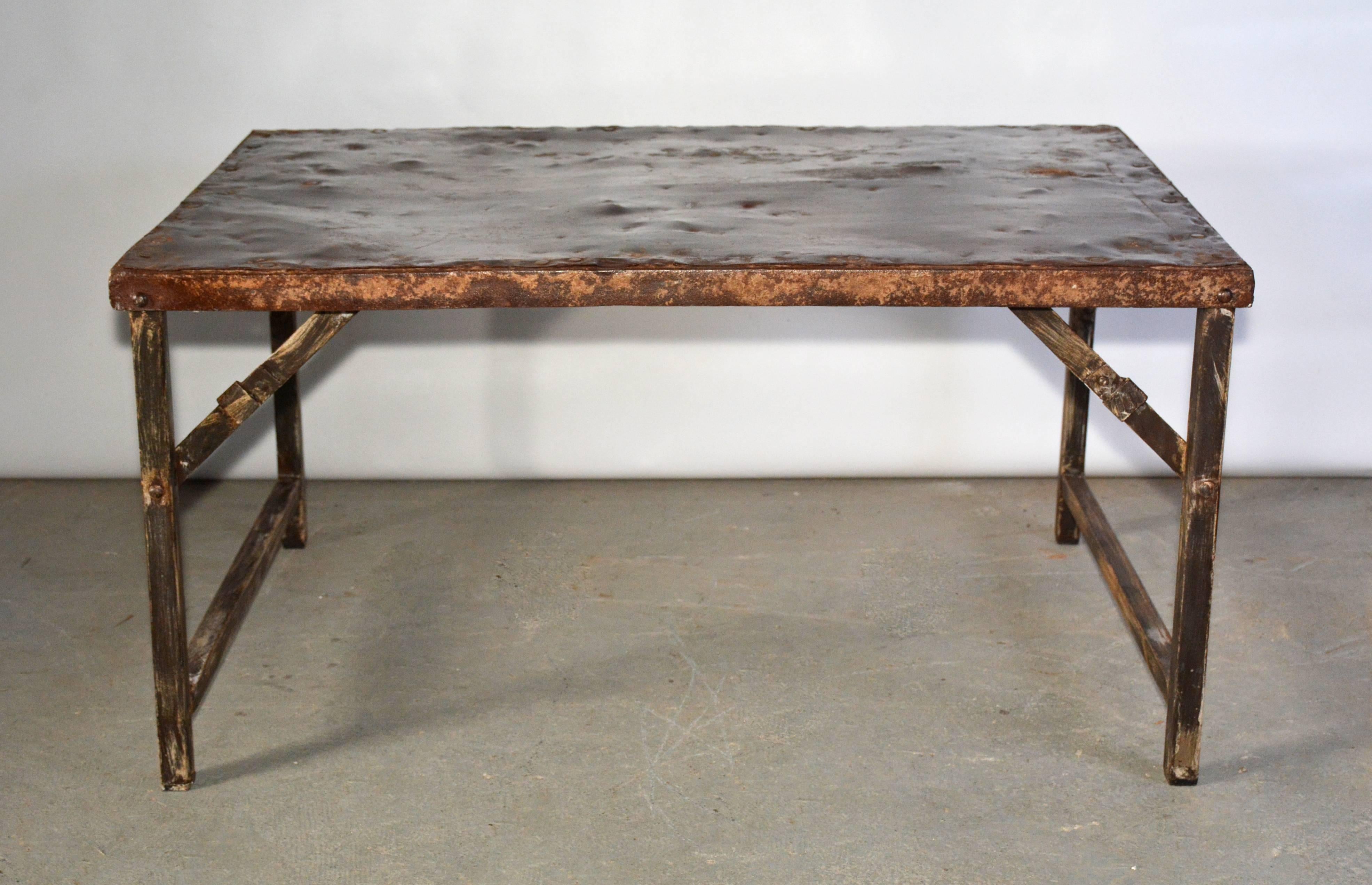 Rustic Industrial iron coffee table can be used indoor or outdoor.