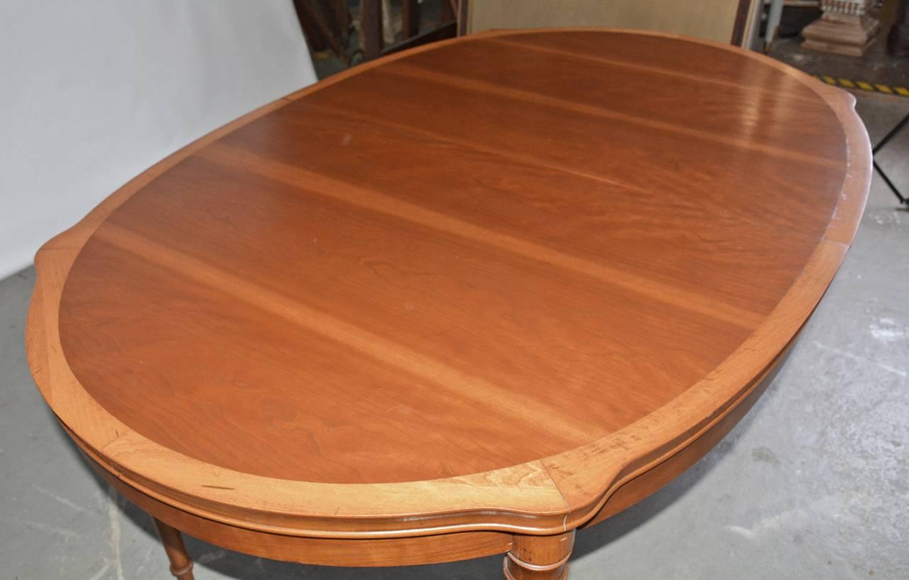 Other Vintage Drexel Two-Tone Oval Dining Table with Leaves
