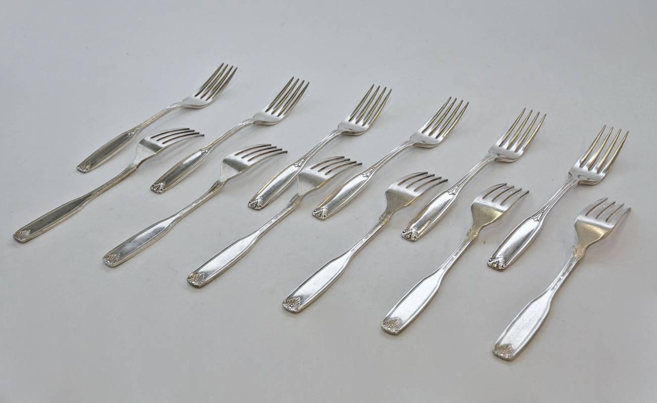 Américain 12 fourchettes à dîner vintage en métal argenté d'hôtel par Oneida en vente