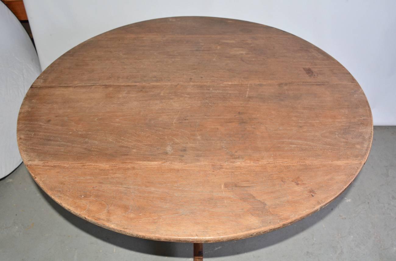 antique round dining table