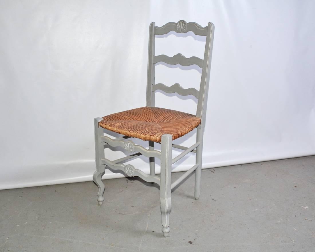 Vintage Country French Dressing Table and Chair In Good Condition In Sheffield, MA