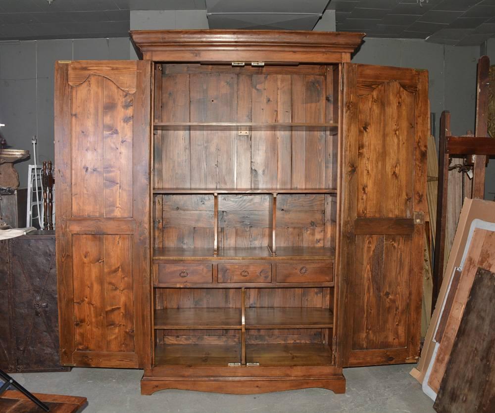 Louis XV French Armoire In Good Condition In Sheffield, MA