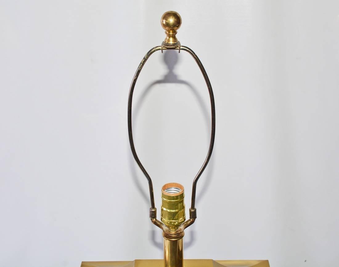 20th Century Brass and Wood Chinese Style Table Lamp For Sale