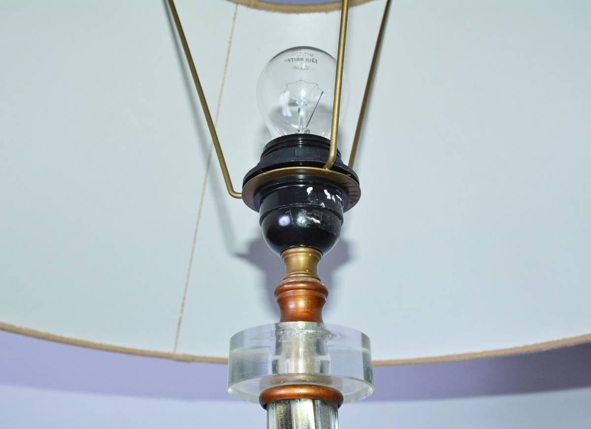 Art Deco Stehlampe aus Marmor und Lucit (20. Jahrhundert) im Angebot