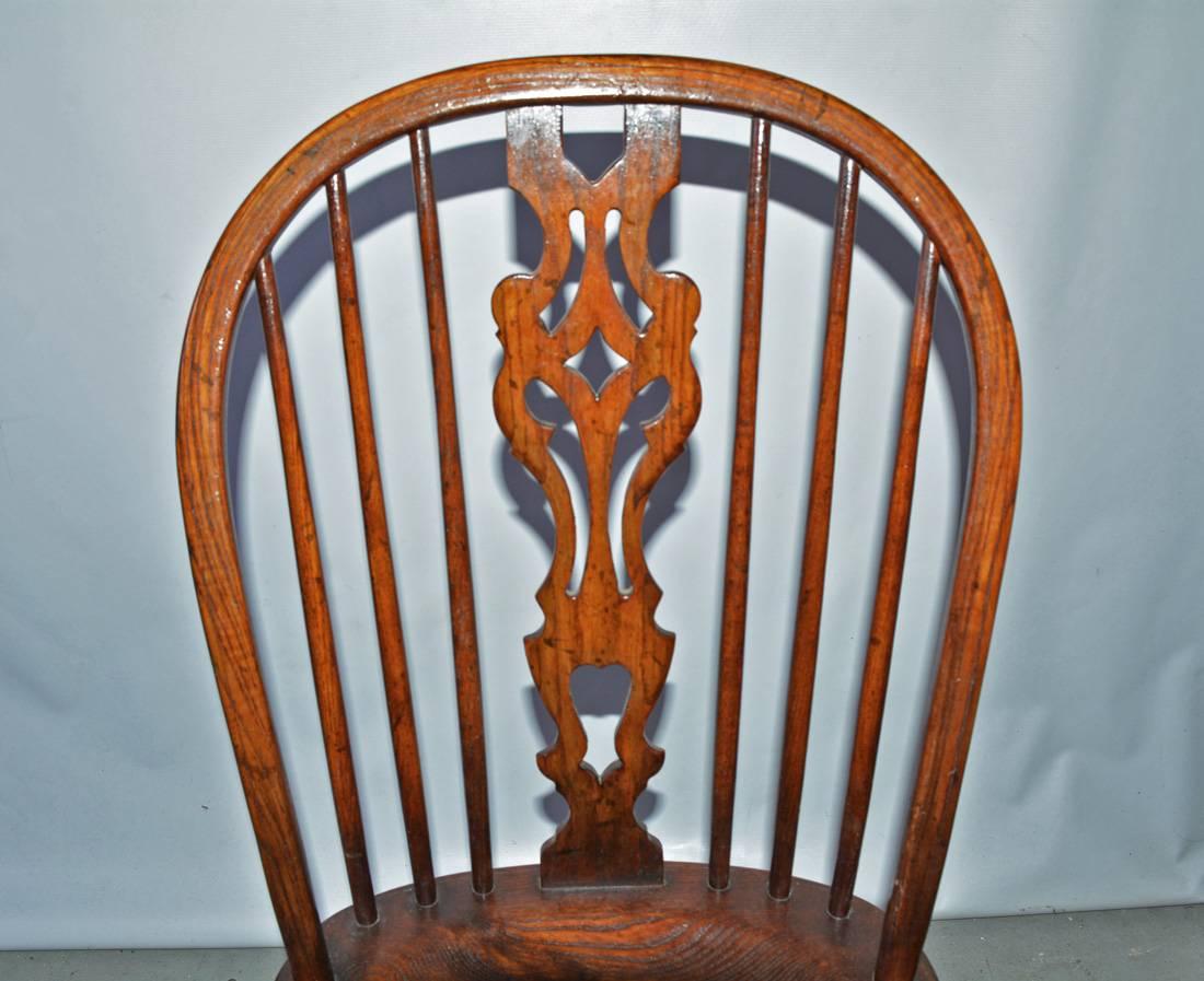 Set of Eight Georgian Style Windsor Dining Chairs In Good Condition In Sheffield, MA