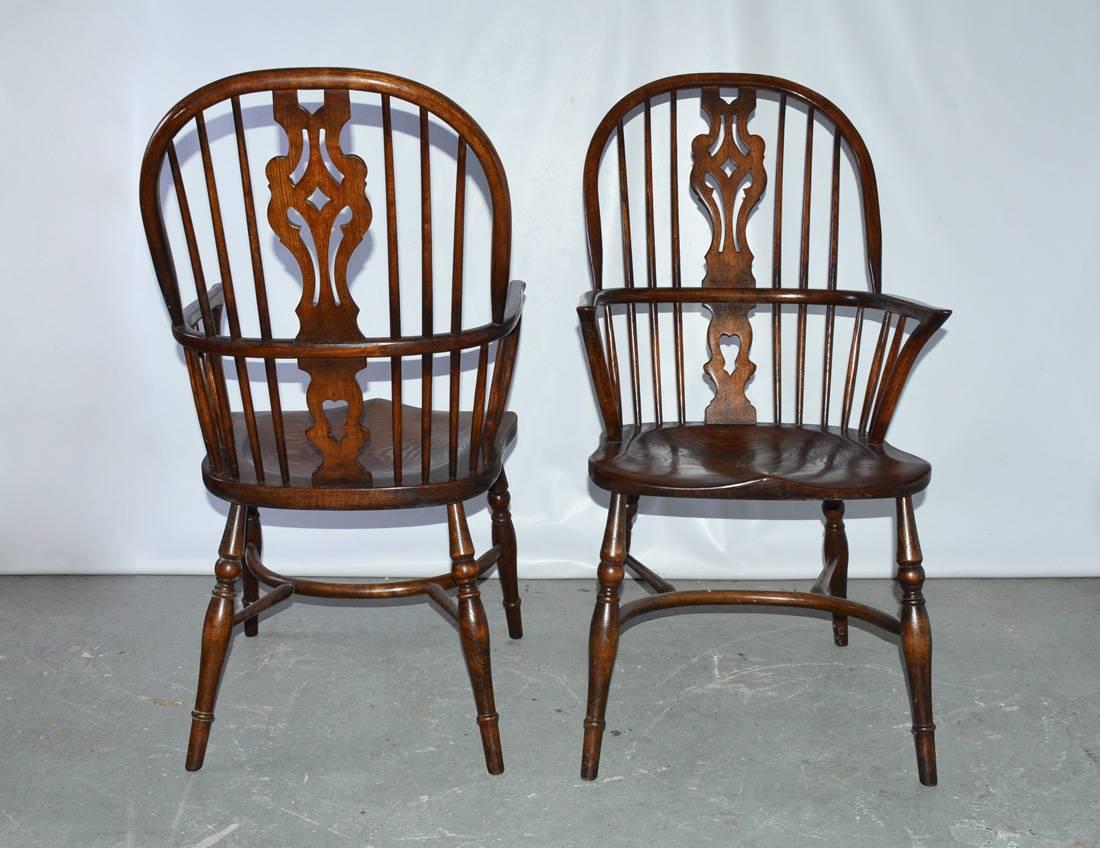 20th Century Set of Eight Georgian Style Windsor Dining Chairs