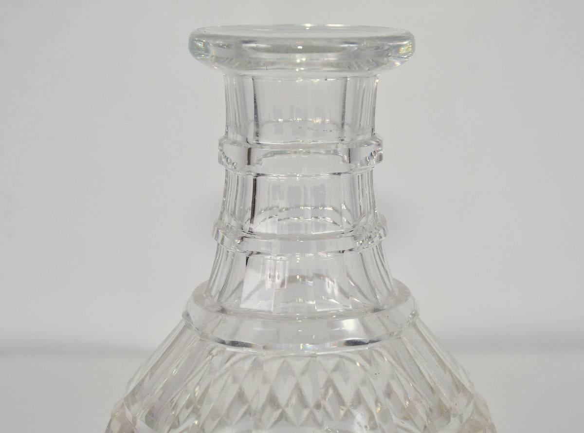 Autre Carafe anglaise du 19ème siècle en cristal taillé en vente