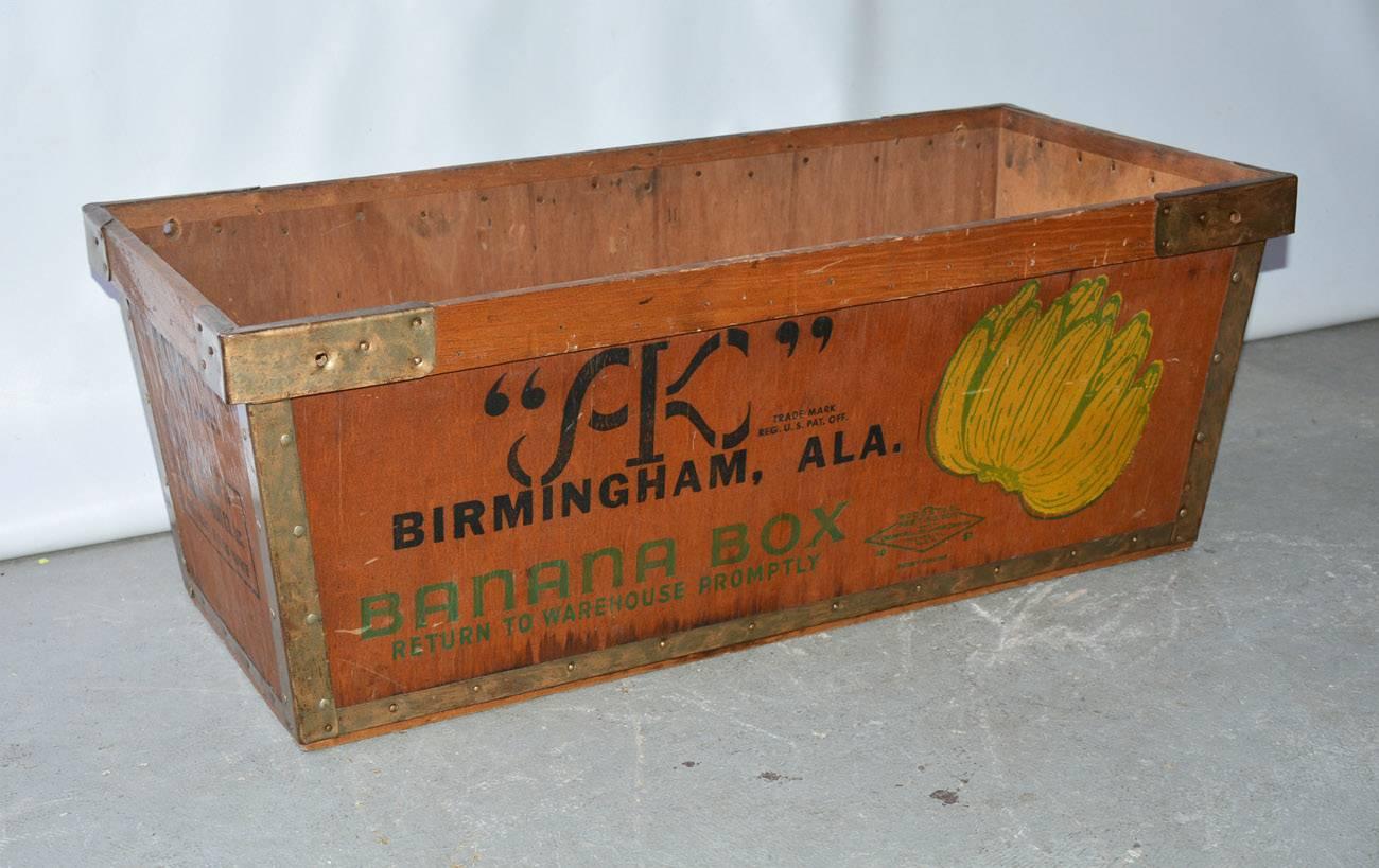 Vintage American banana crate from Alabama.