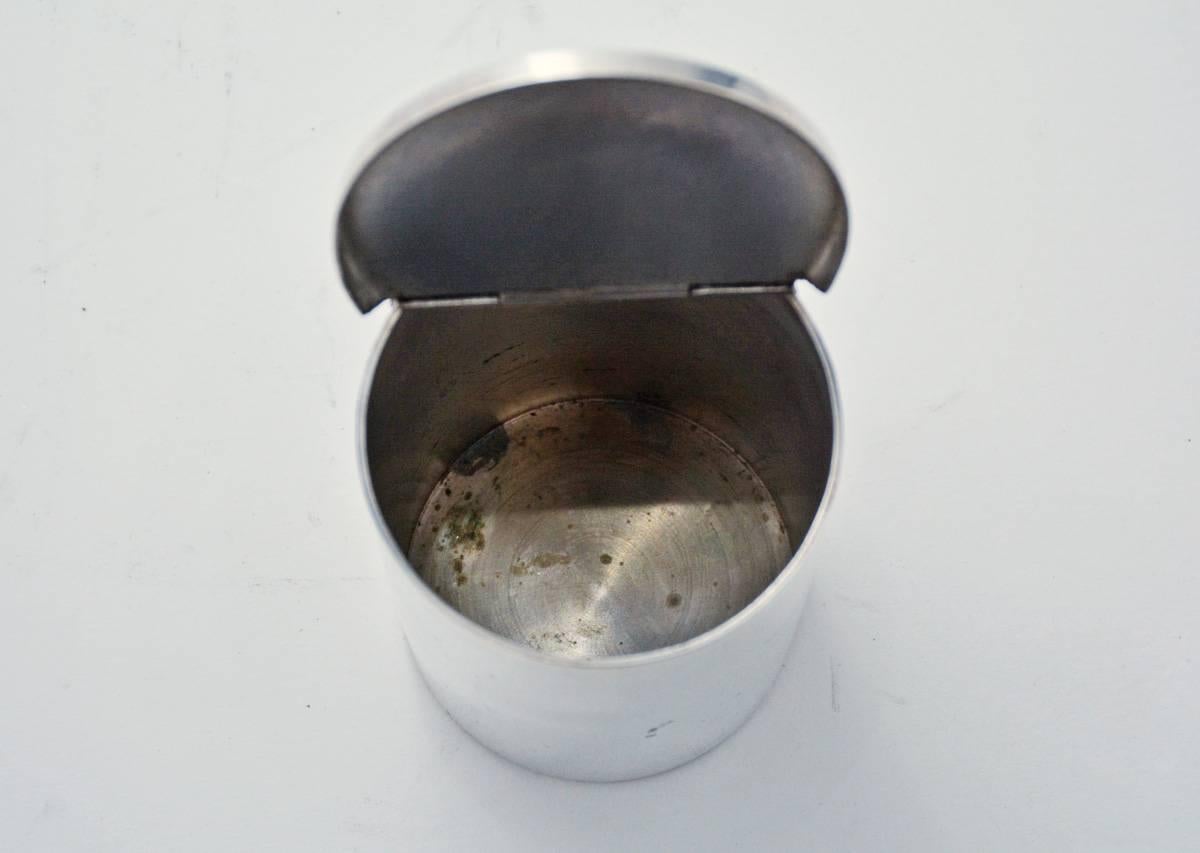 Bote pequeño plateado con tapa abatible Estadounidense en venta