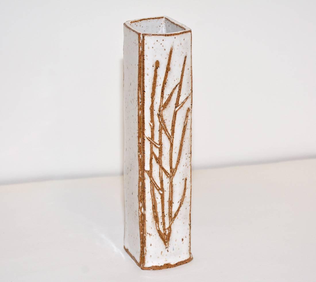Low-Fire-Blumenvase aus Steingut aus Keramik (Organische Moderne) im Angebot