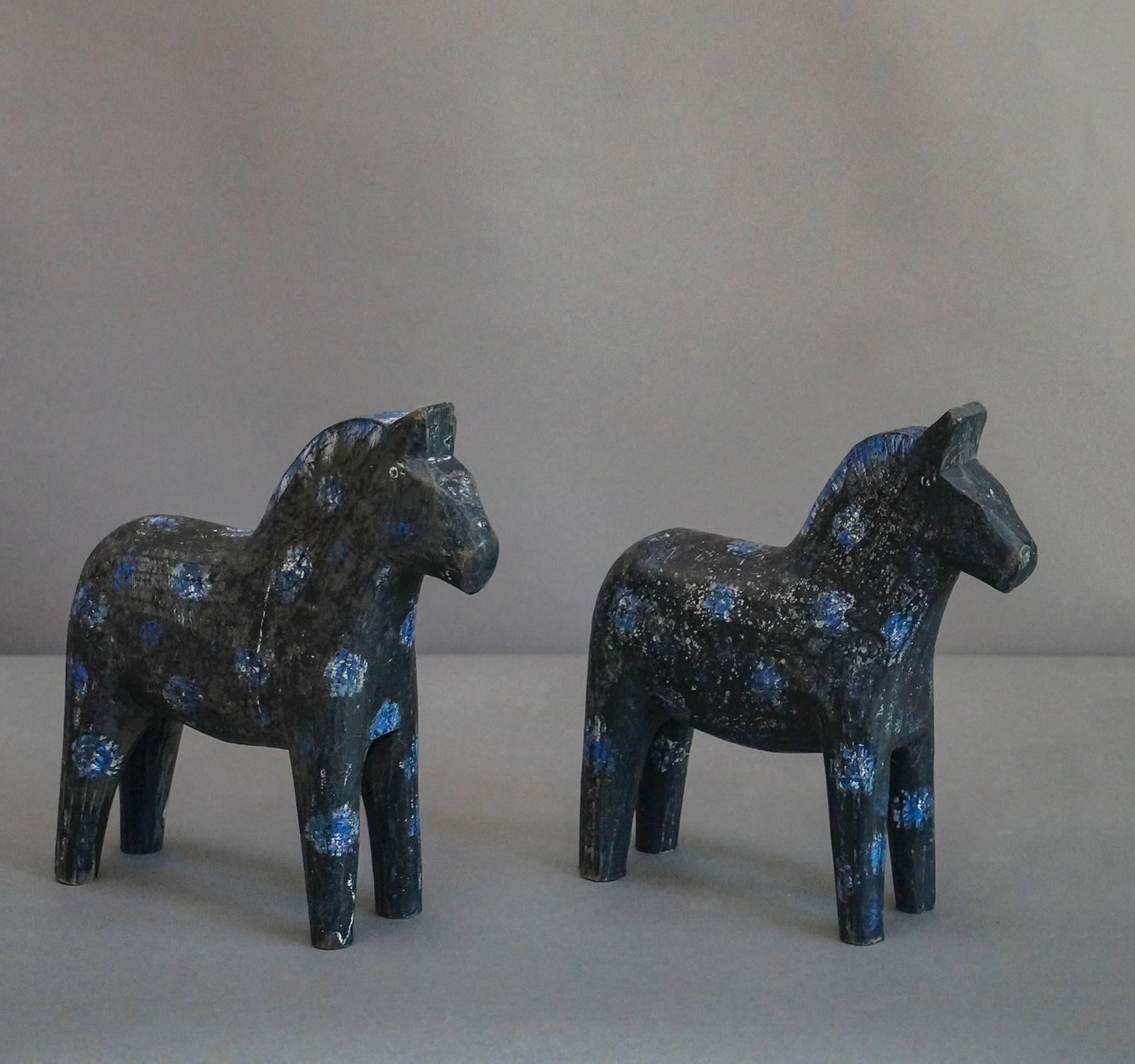 Folk Art Pair of Black Horses from Dalarna Province For Sale