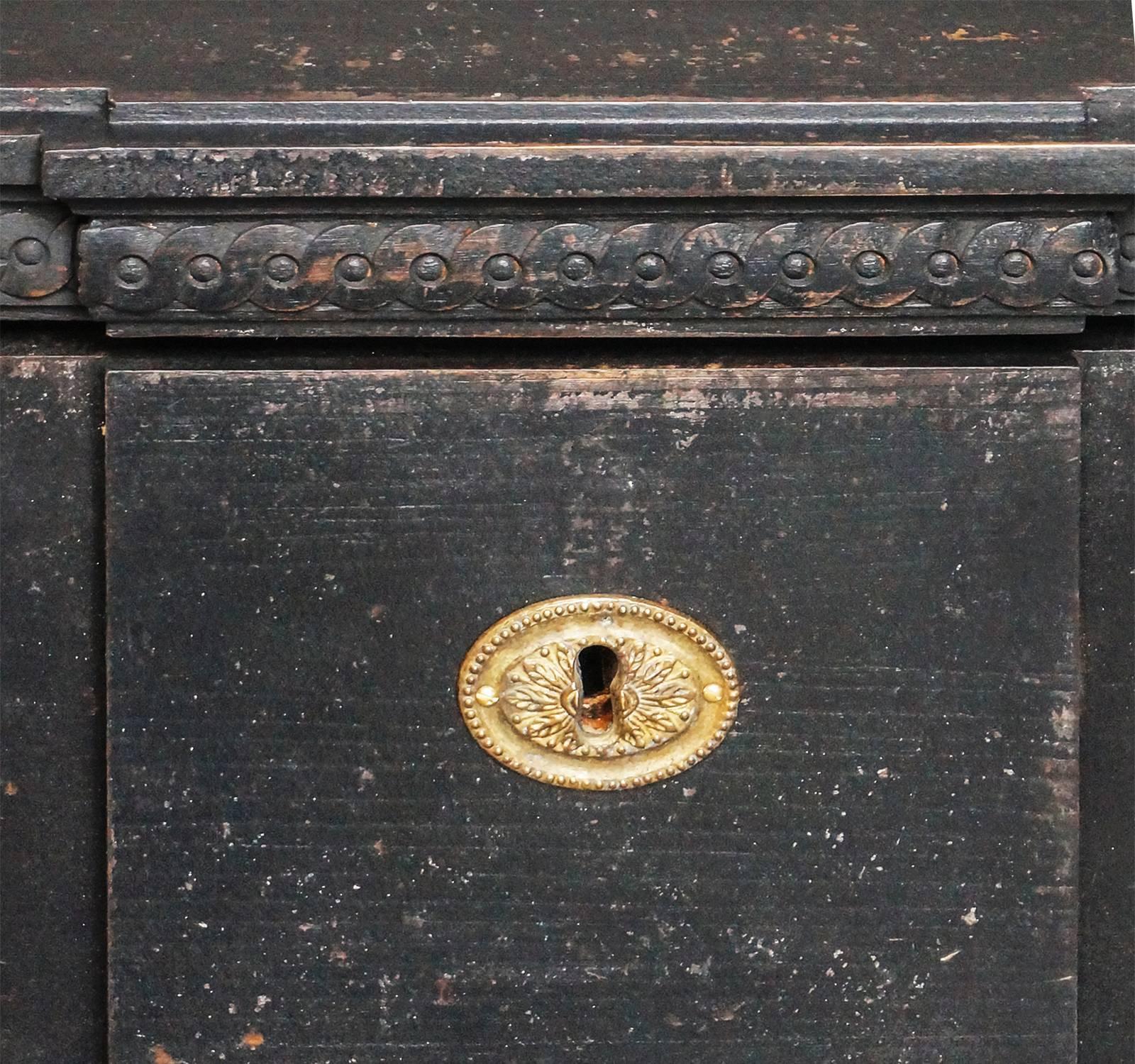 Gustavian Style Chest of Drawers in Black In Excellent Condition In Sheffield, MA