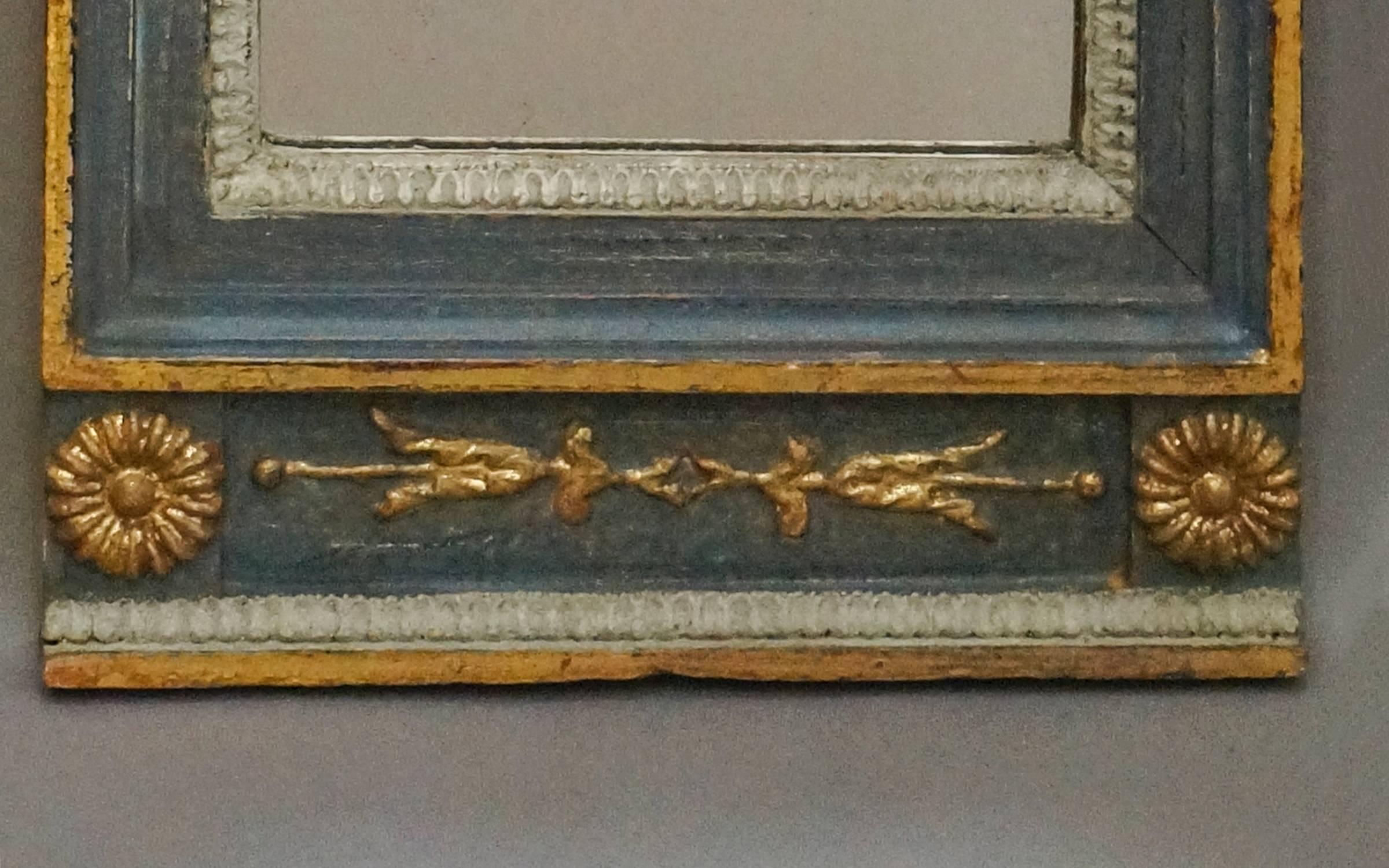 Period Neoclassical Mirror with Mythological Figures In Excellent Condition For Sale In Sheffield, MA