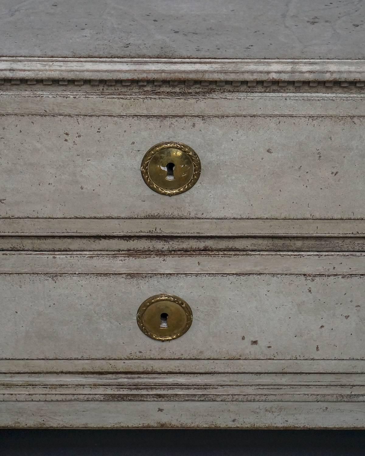 Period Neoclassical Two-Drawer Chest In Excellent Condition For Sale In Sheffield, MA