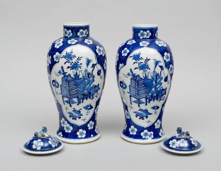 Pair of Chinese Vases with Lids For Sale at 1stdibs