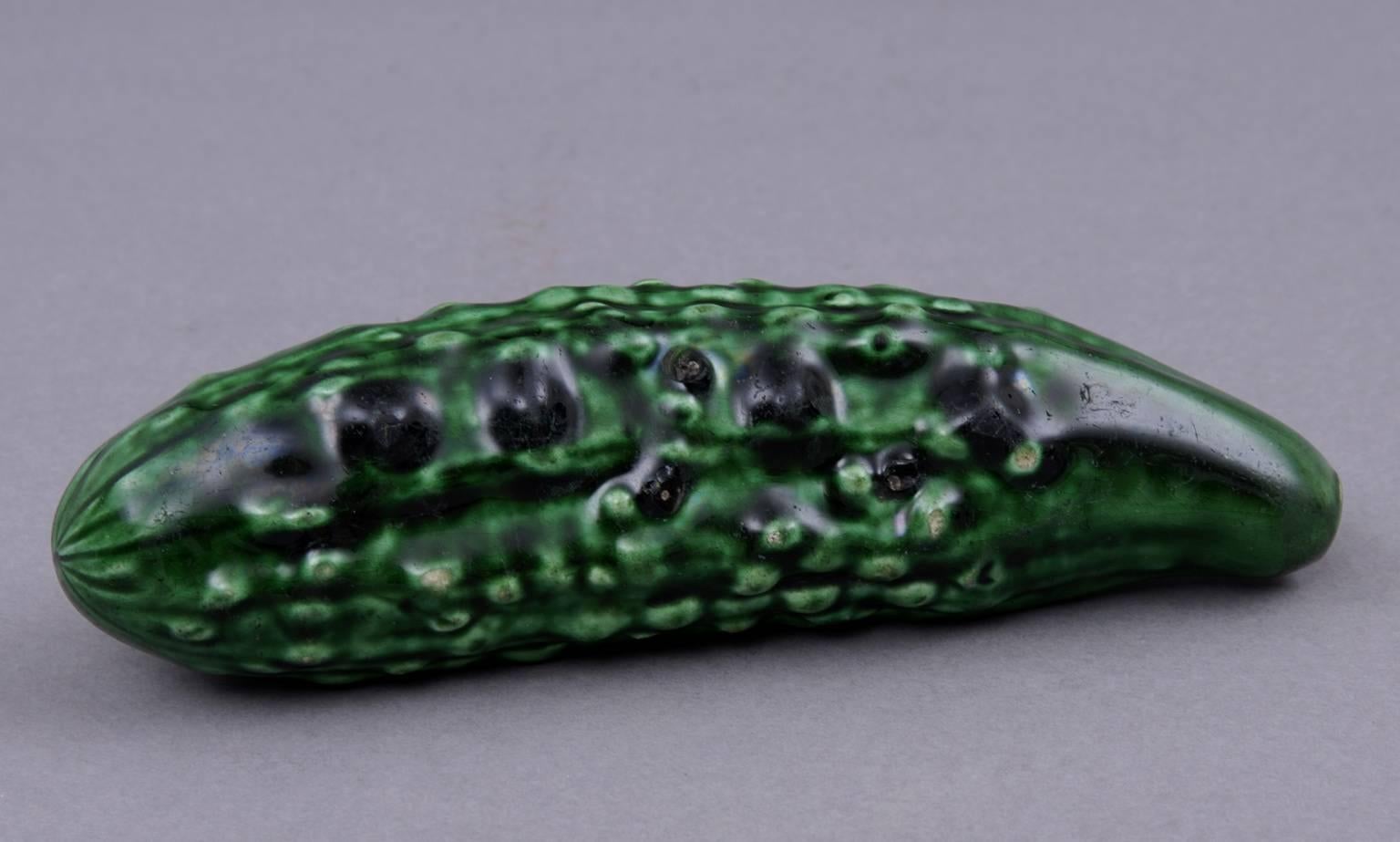 Antique English very rare cucumber flask with green glaze.

Item #3451.
 

 