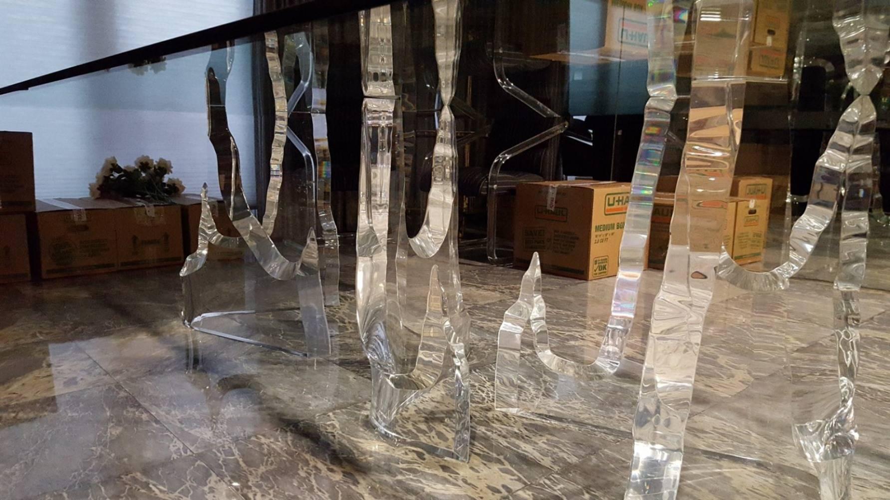1970s Elegance and glamorous with a touch of humor, The Lucite/Acrylic ''Iceberg" Dining Table designed by Stephen K. Frye for Lion in Frost is one of that creation that will not let you indifferent.

A beautiful ¾ inches thick bevel