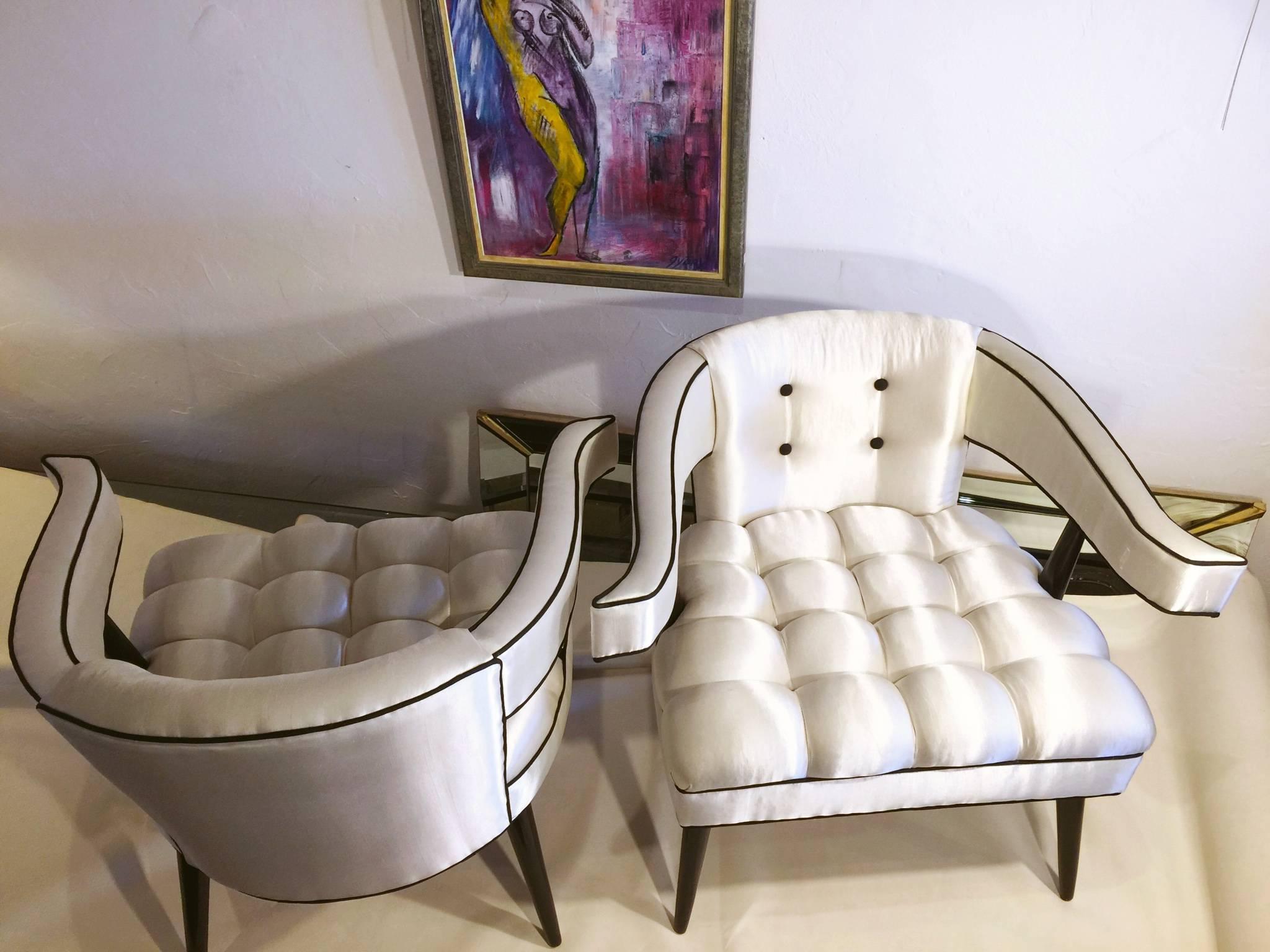 Touch of elegance, this pair of antiques Mid-Century Modern Hollywood Regency lounge chairs that have been design by the most glamour interior designer of the 20th century, William 