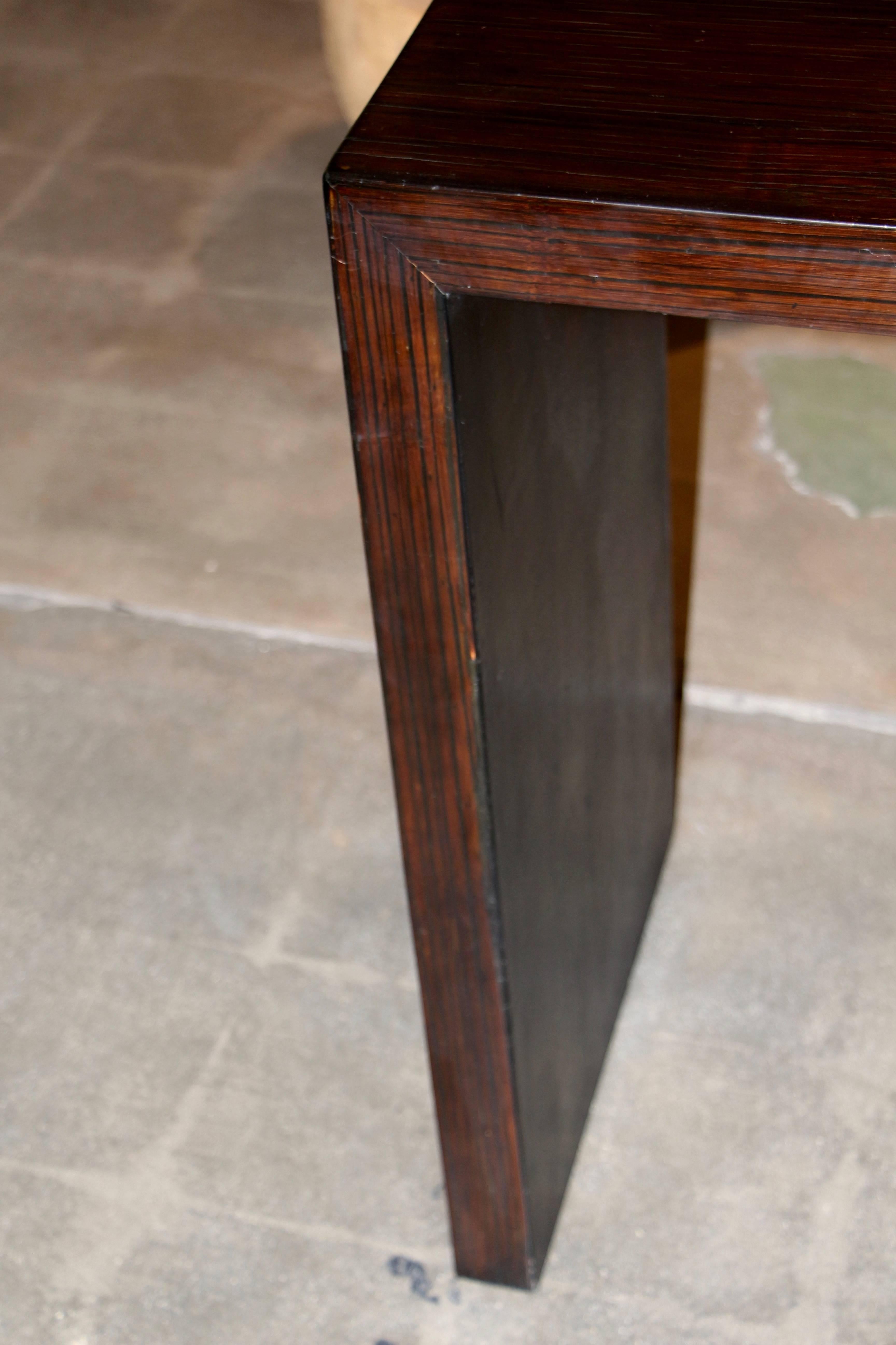 Beautifully Grained Brown Console probably bamboo veneered In Good Condition For Sale In Palm Springs, CA