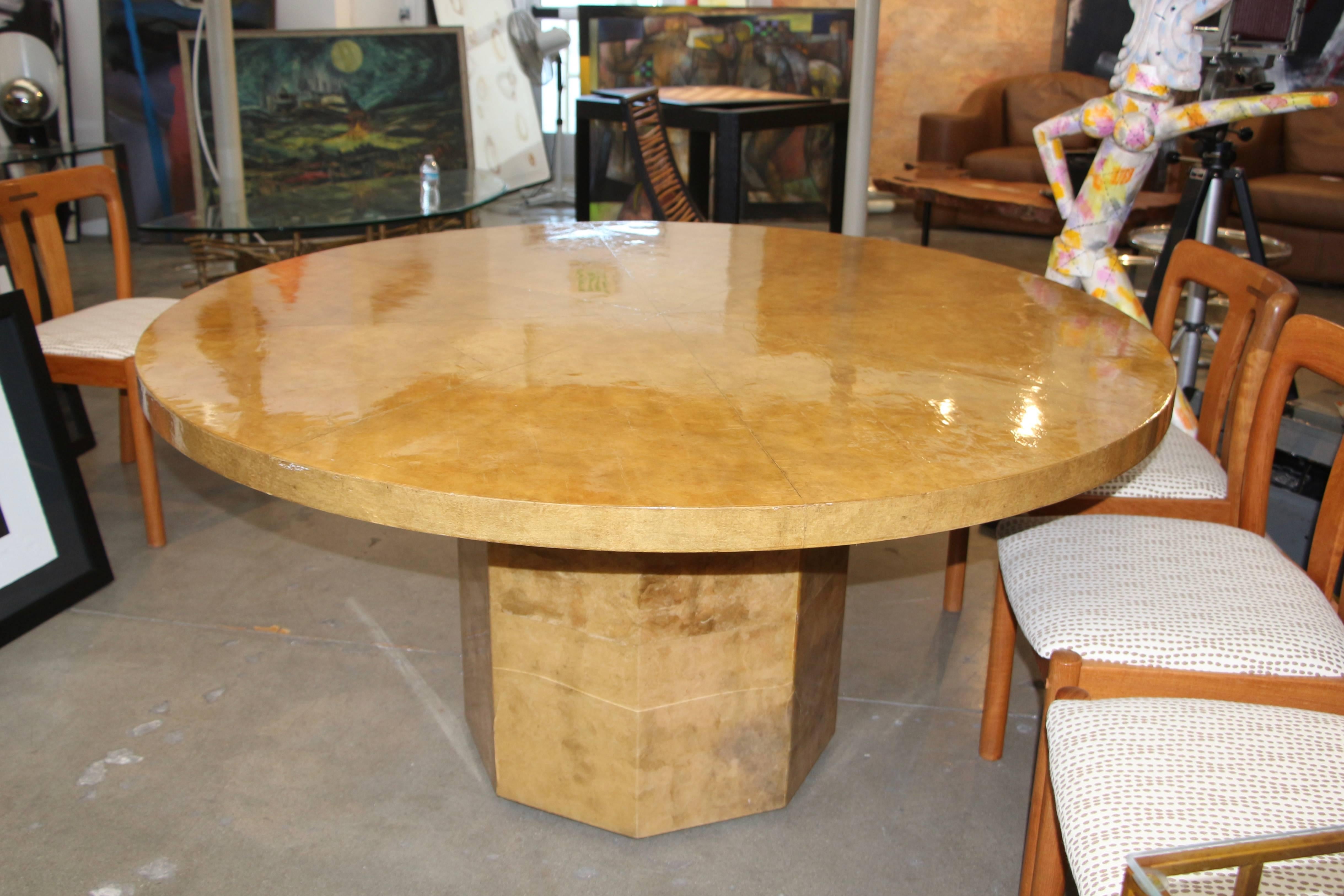 Round Segmented Parchment Table on Parchment Base In Good Condition In Palm Springs, CA