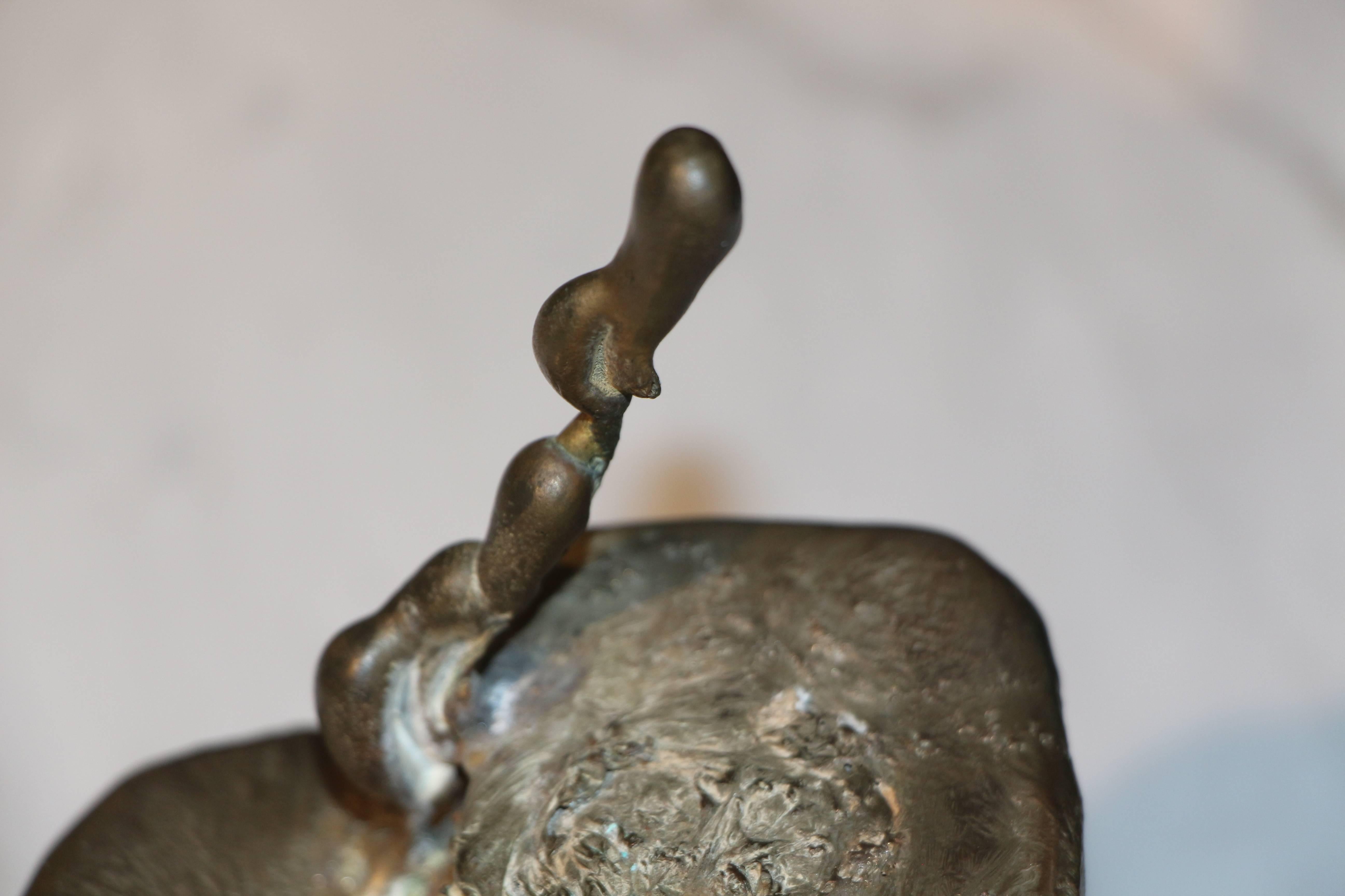 Schöne Bronze in der Art von Barry Flanagan, signiert Flanagan (20. Jahrhundert) im Angebot