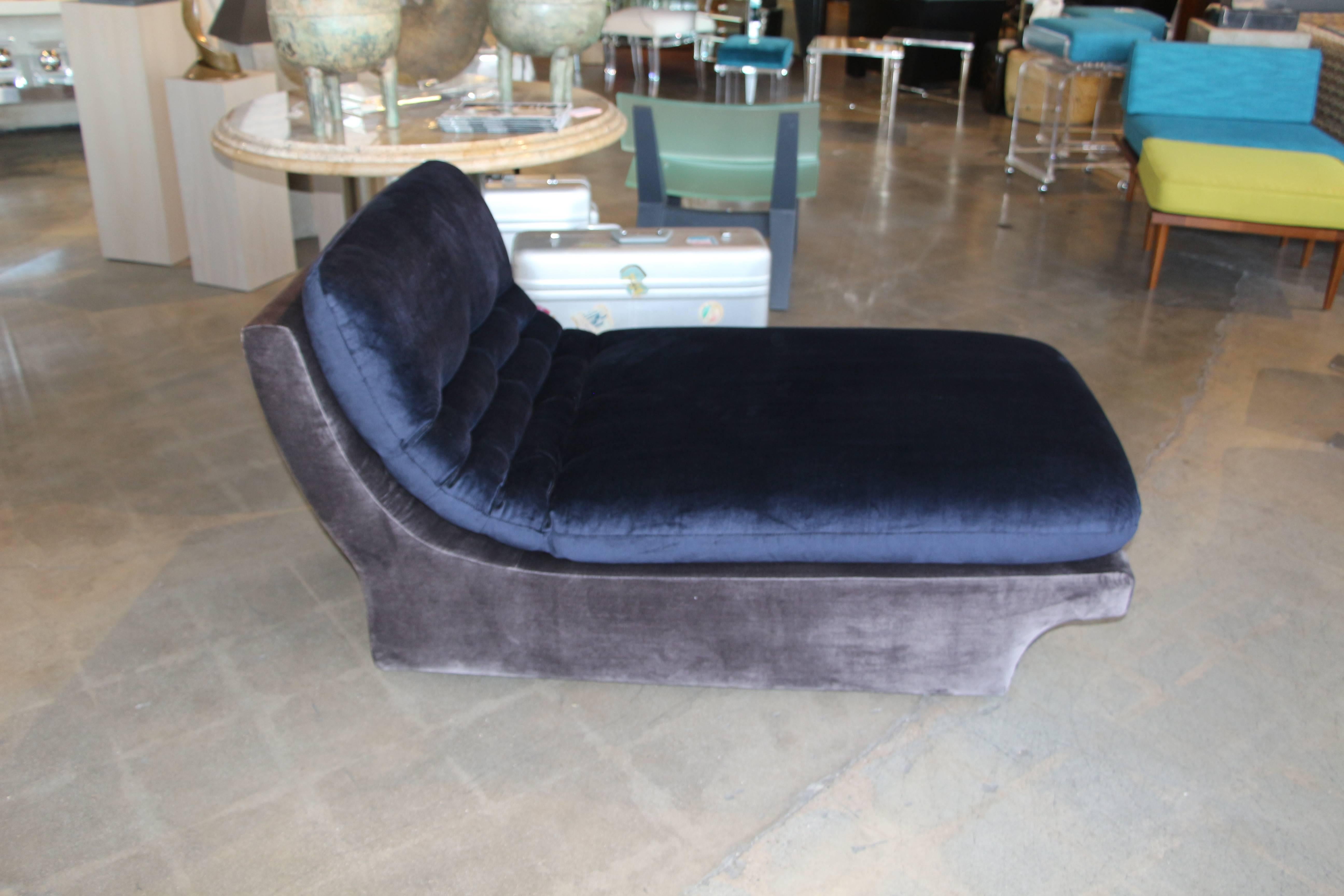 Preview Chaise in New Calvin Klein Cotton Velvet In Good Condition In Palm Springs, CA
