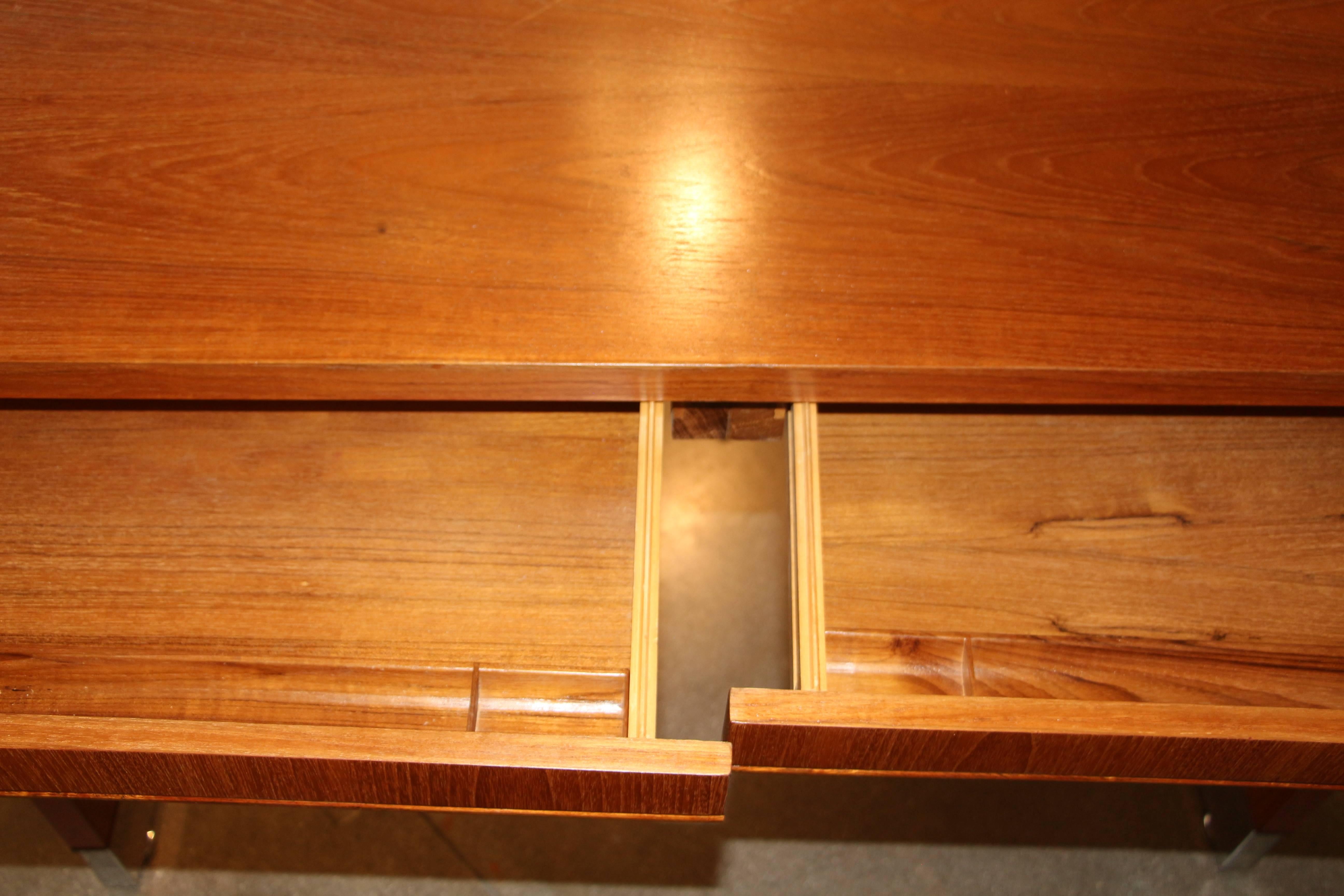 Robert Newton Designed Desk for Alvarado Interiors For Sale 2