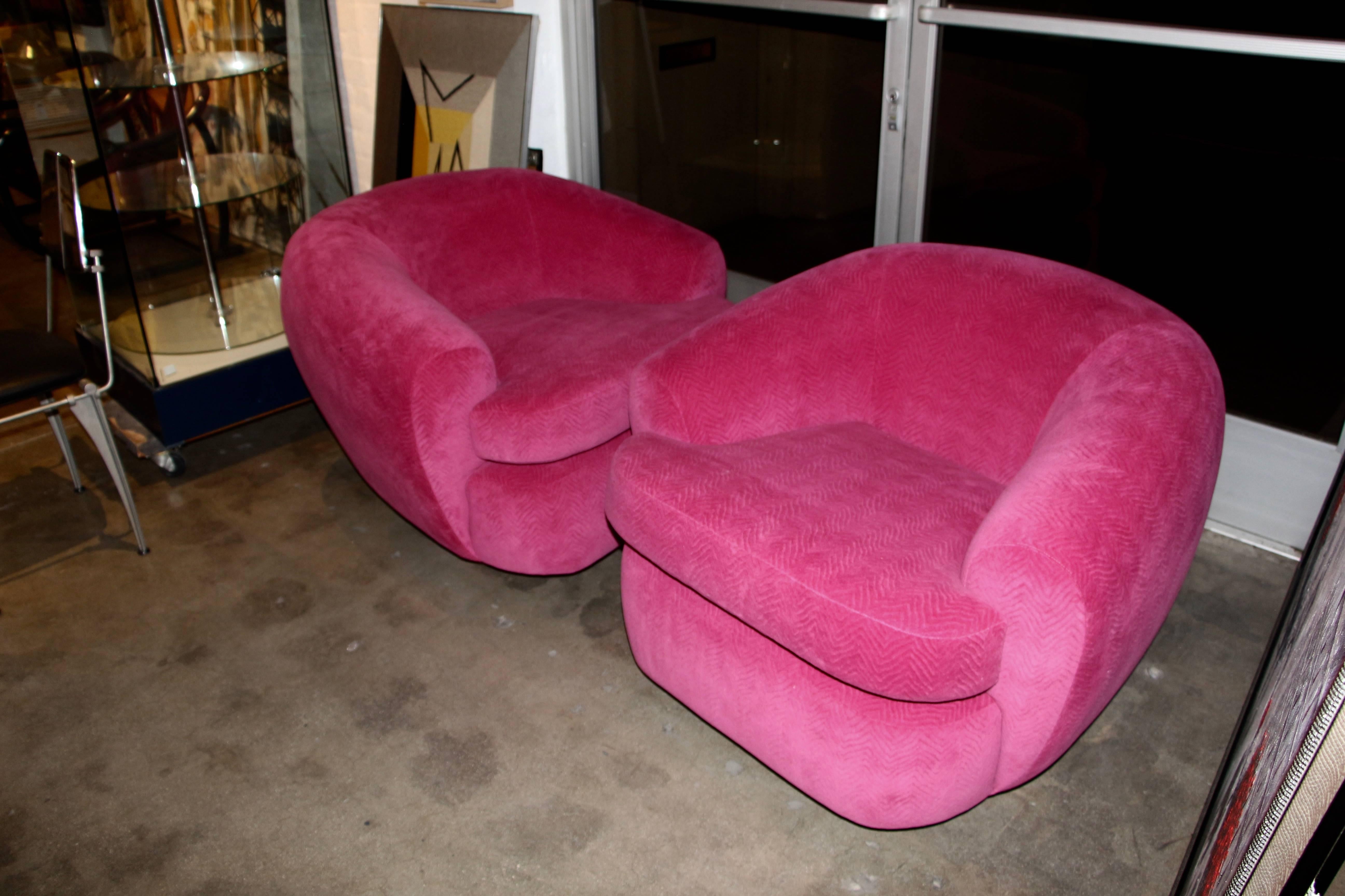 20th Century Pair of Club or Lounge Swivel Chairs in Hot Pink Wool Mohair