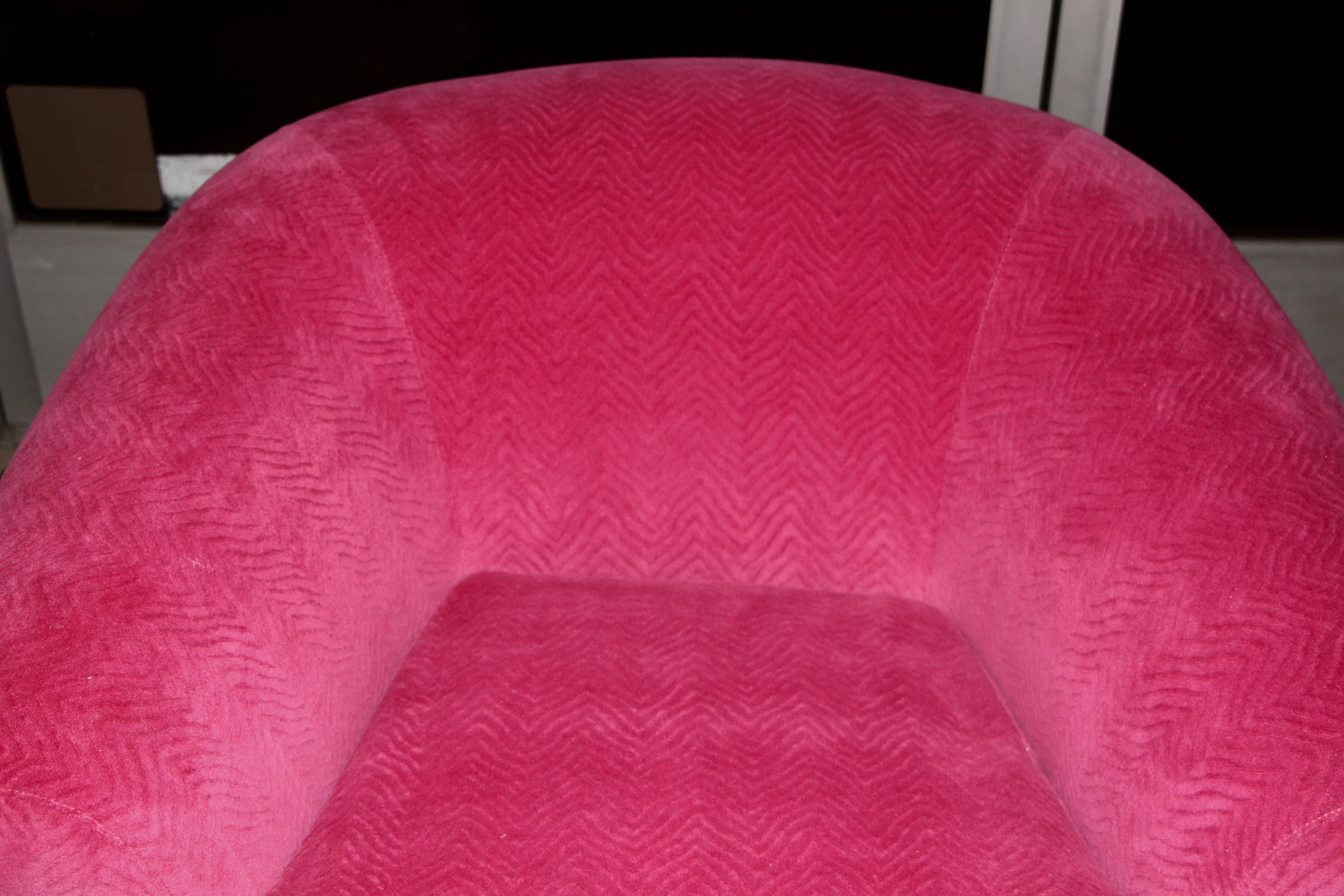 hot pink swivel chair