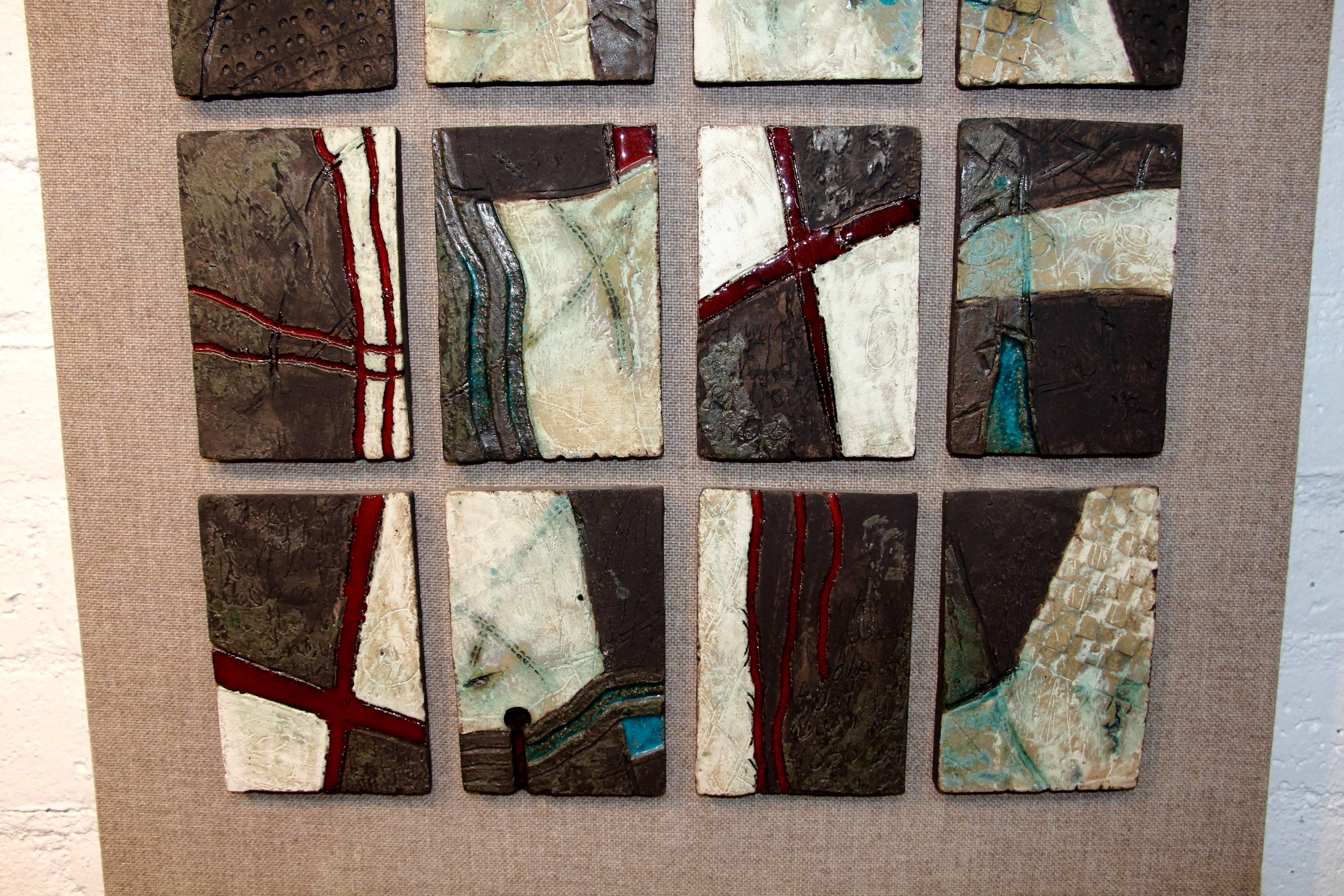 20 carreaux uniques montés en sculpture murale en vente 2