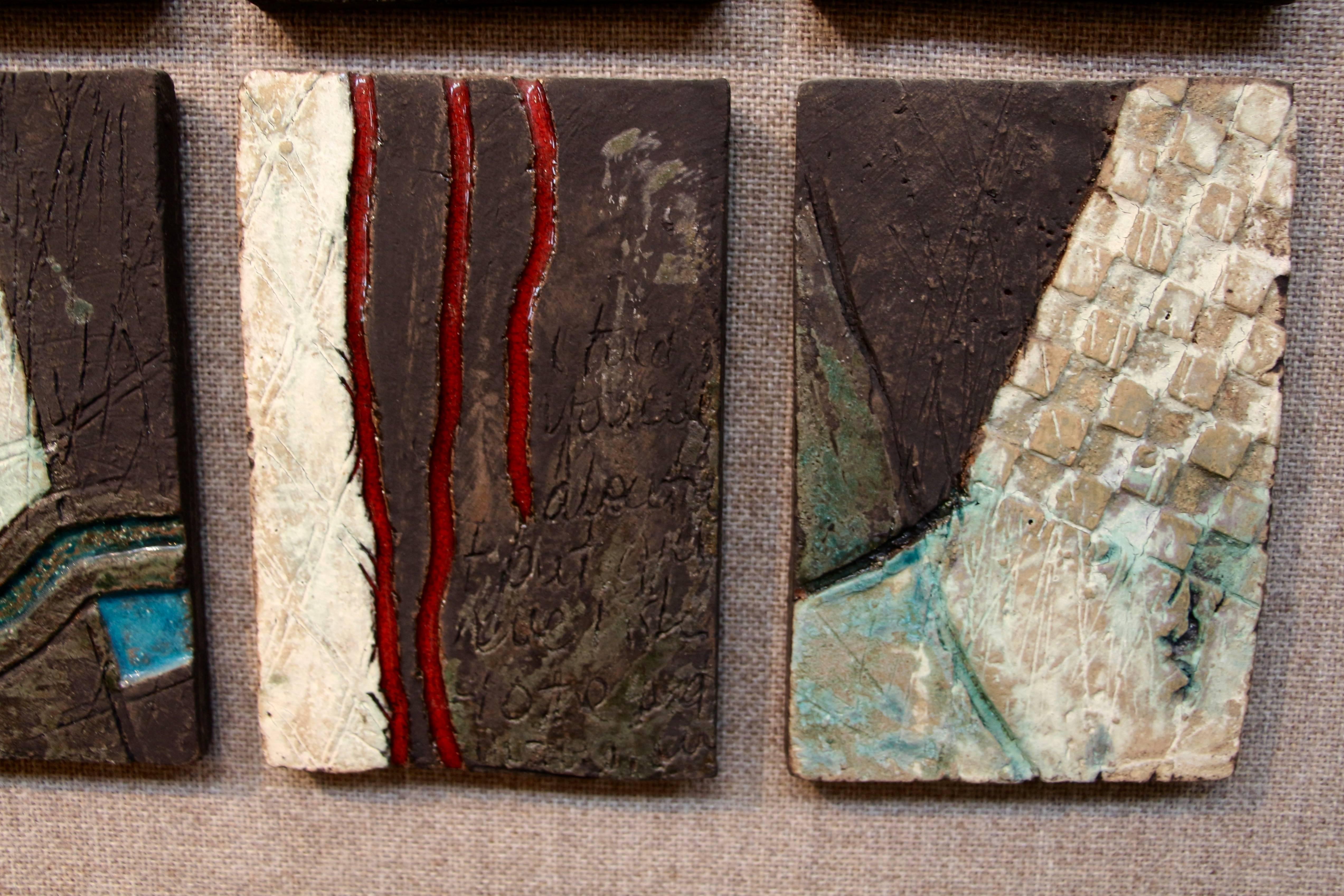 20 carreaux uniques montés en sculpture murale Bon état - En vente à Palm Springs, CA