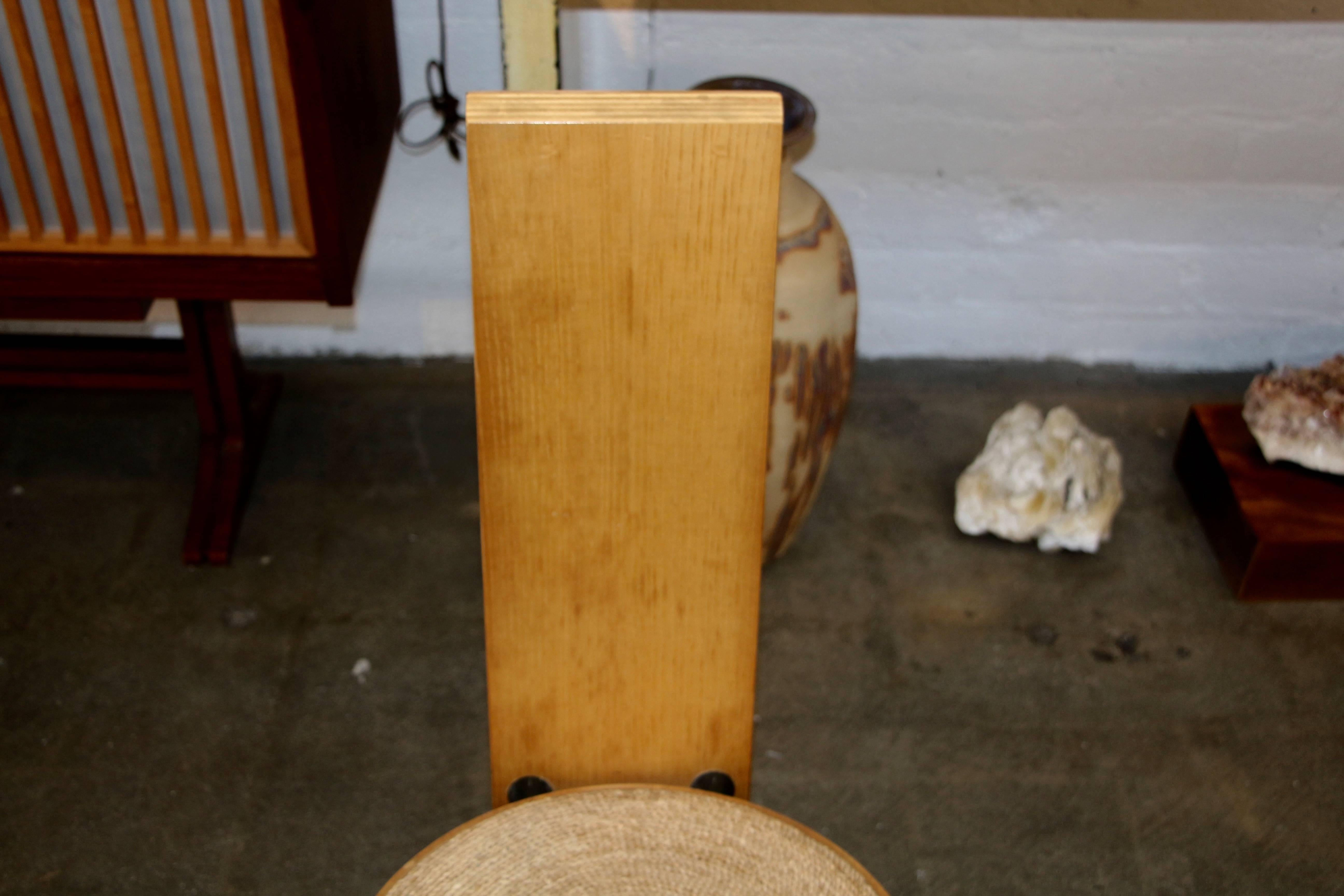 A beautifully designed oak chair designed by Gigi Saladin for Emme, circa 1973. It is oak with a rope seat and named the Pala chair. It is stabile and holds any size person.
PLEASE TAKE A MOMENT TO VISIT OUR ART GALLERY ON 1STDIBS LISTED UNDER