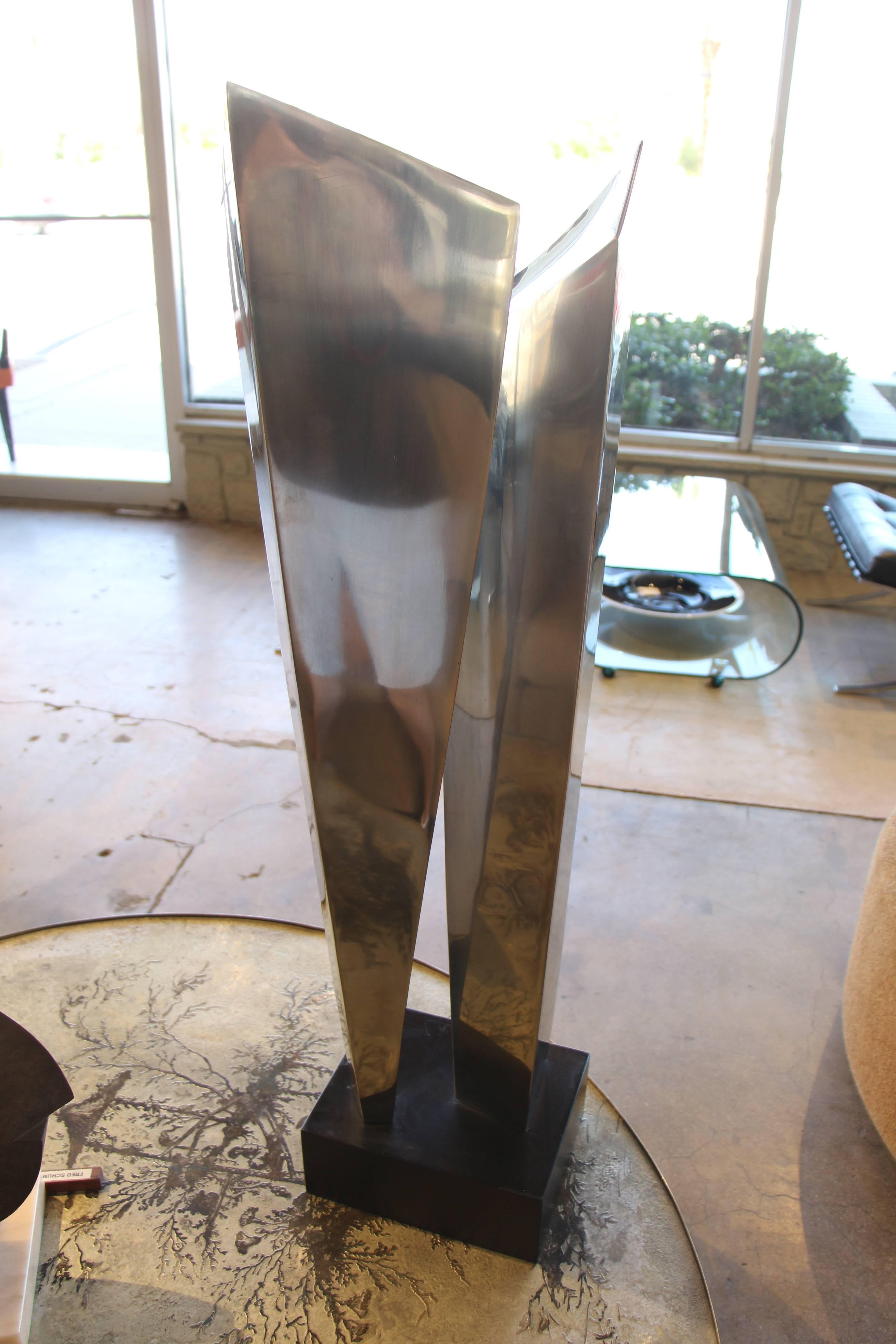 Howard Kenneth Weinmann Stainless Steel tall Sculpture. In Good Condition In Palm Springs, CA