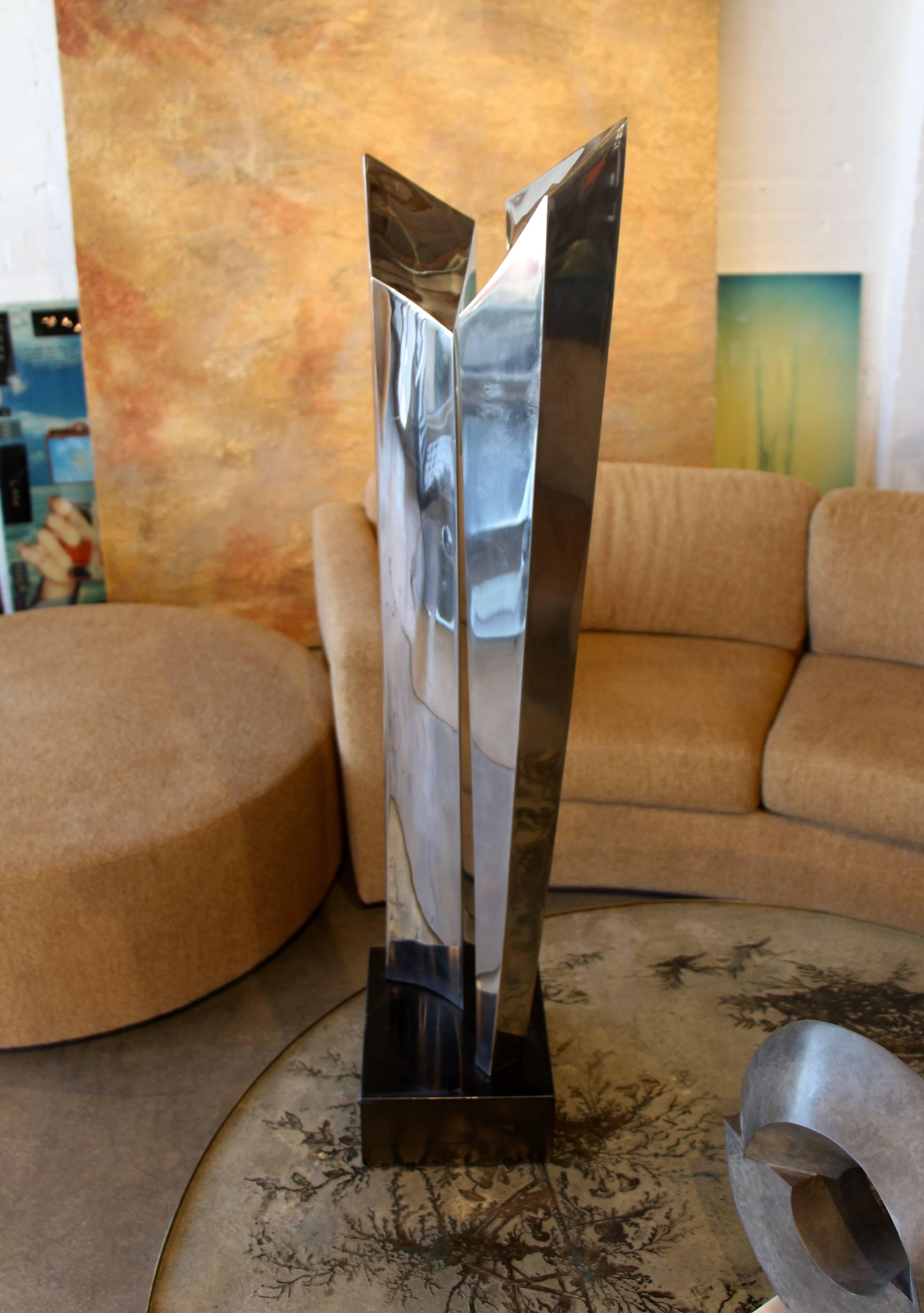 American Howard Kenneth Weinmann Stainless Steel tall Sculpture.