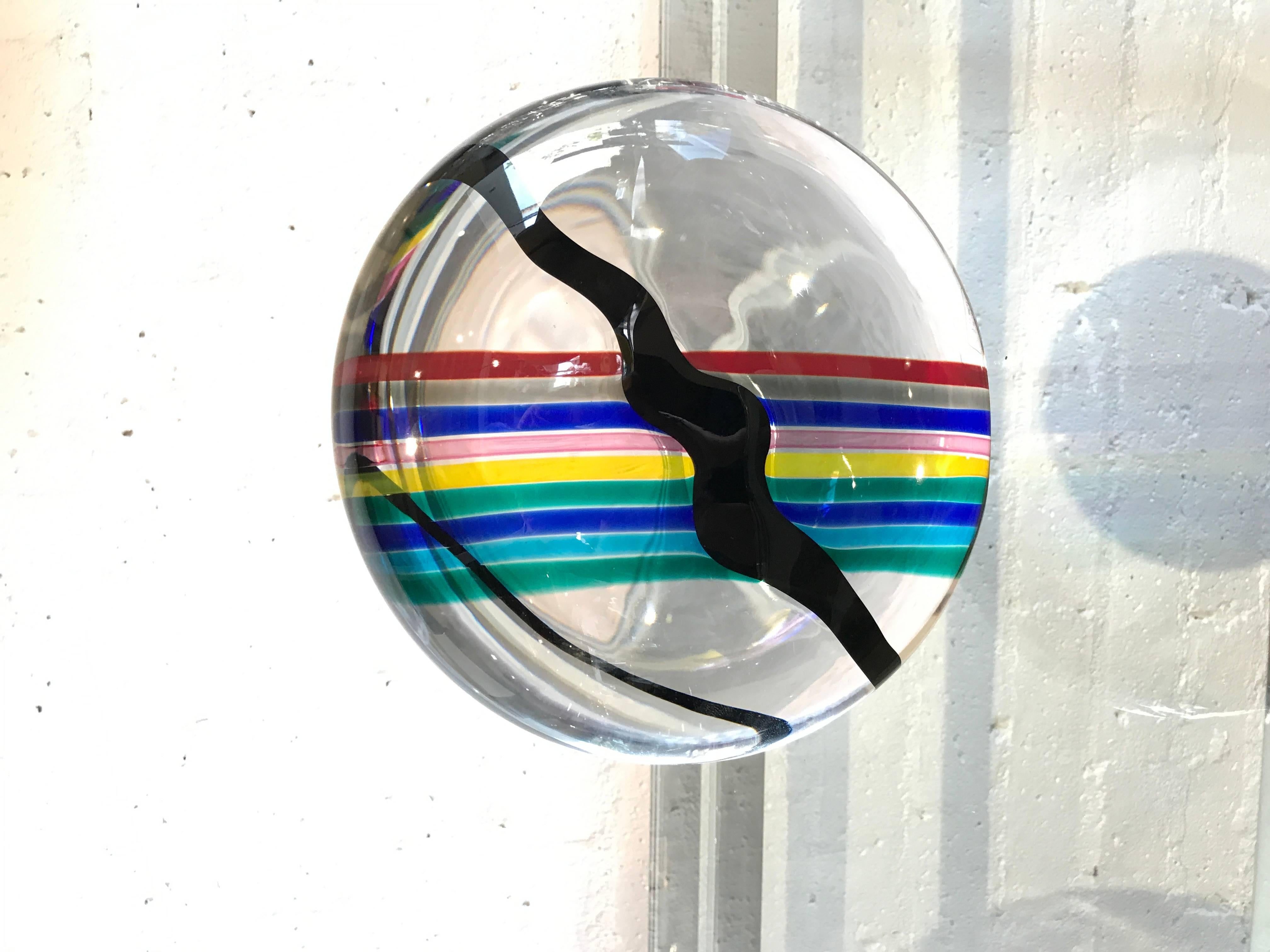 Una scultura firmata ed etichettata di Livio Seguso per Oggetti. Colore e design bellissimi. Firmato da Oggetti segusi A.V. Questo pezzo è davvero splendido e in buone condizioni, con un'usura appropriata all'età e lievi graffi e intaccature