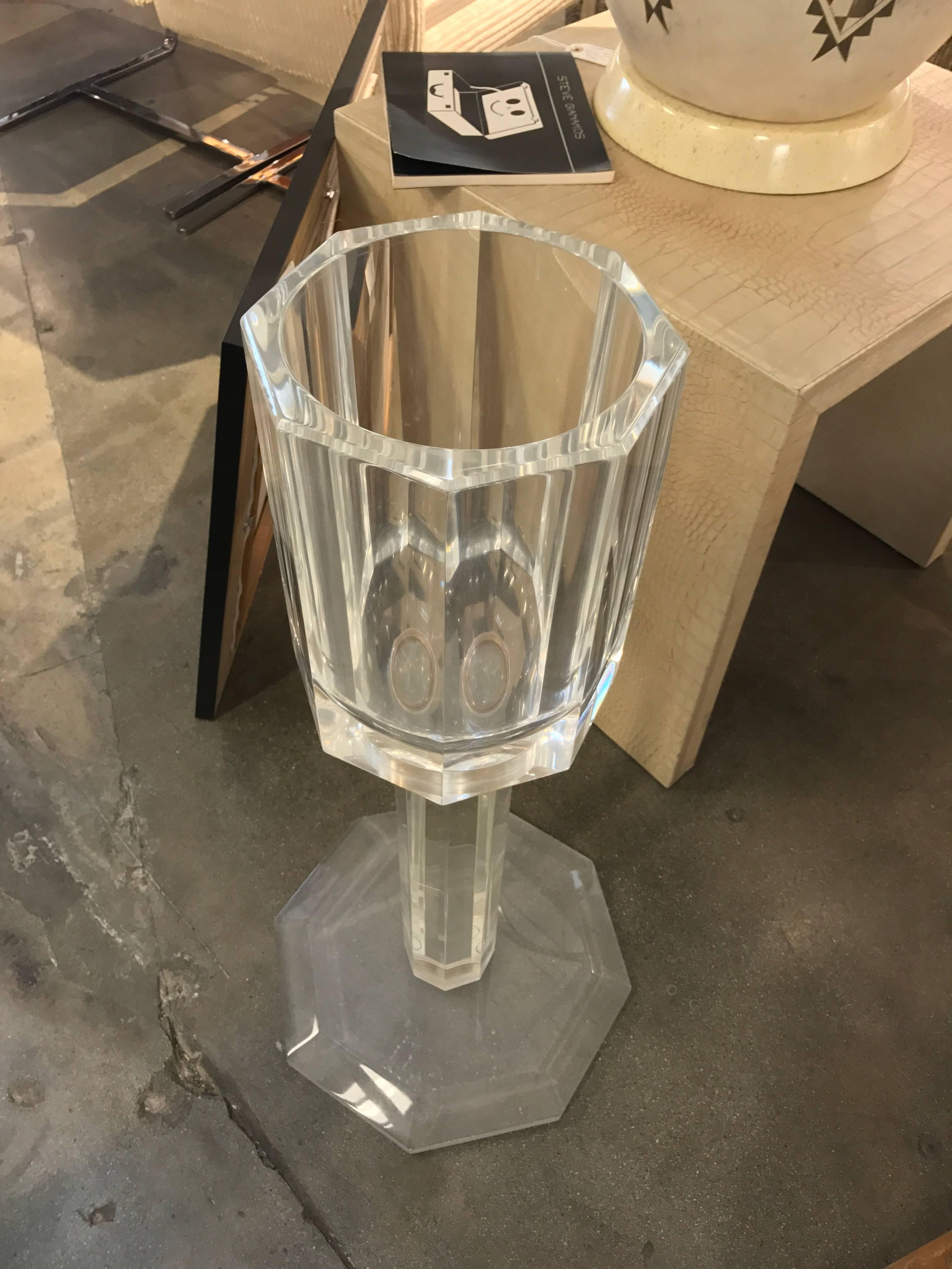 Lucite Ice Bucket or Wine Cooler on Stand In Good Condition In Palm Springs, CA