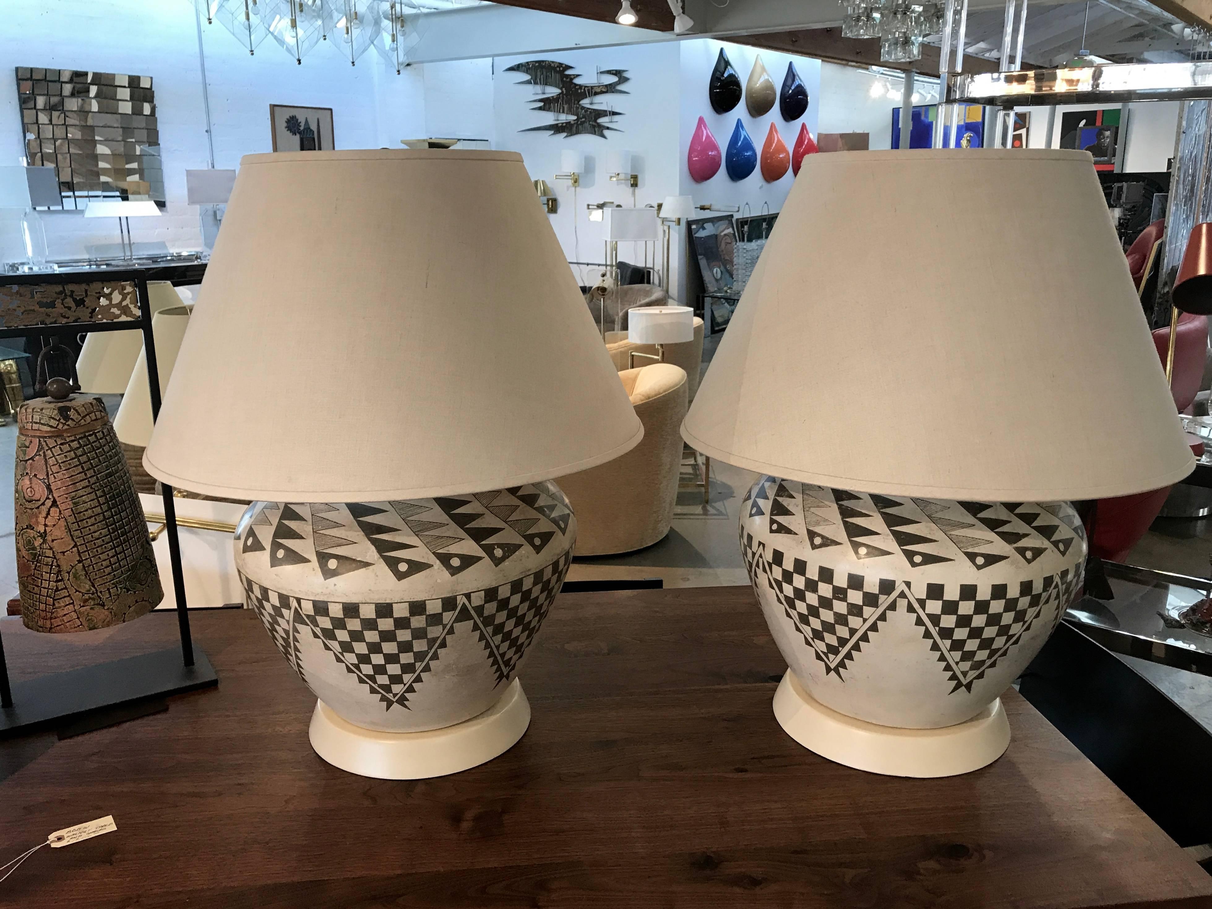 Acoma Socorro Checkers Pattern Matching Hand Thrown Lamps In Good Condition In Palm Springs, CA