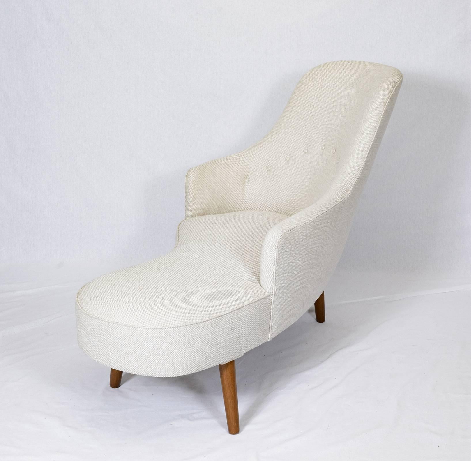 Scandinavian Chaise Longue In Excellent Condition In Los Angeles, CA