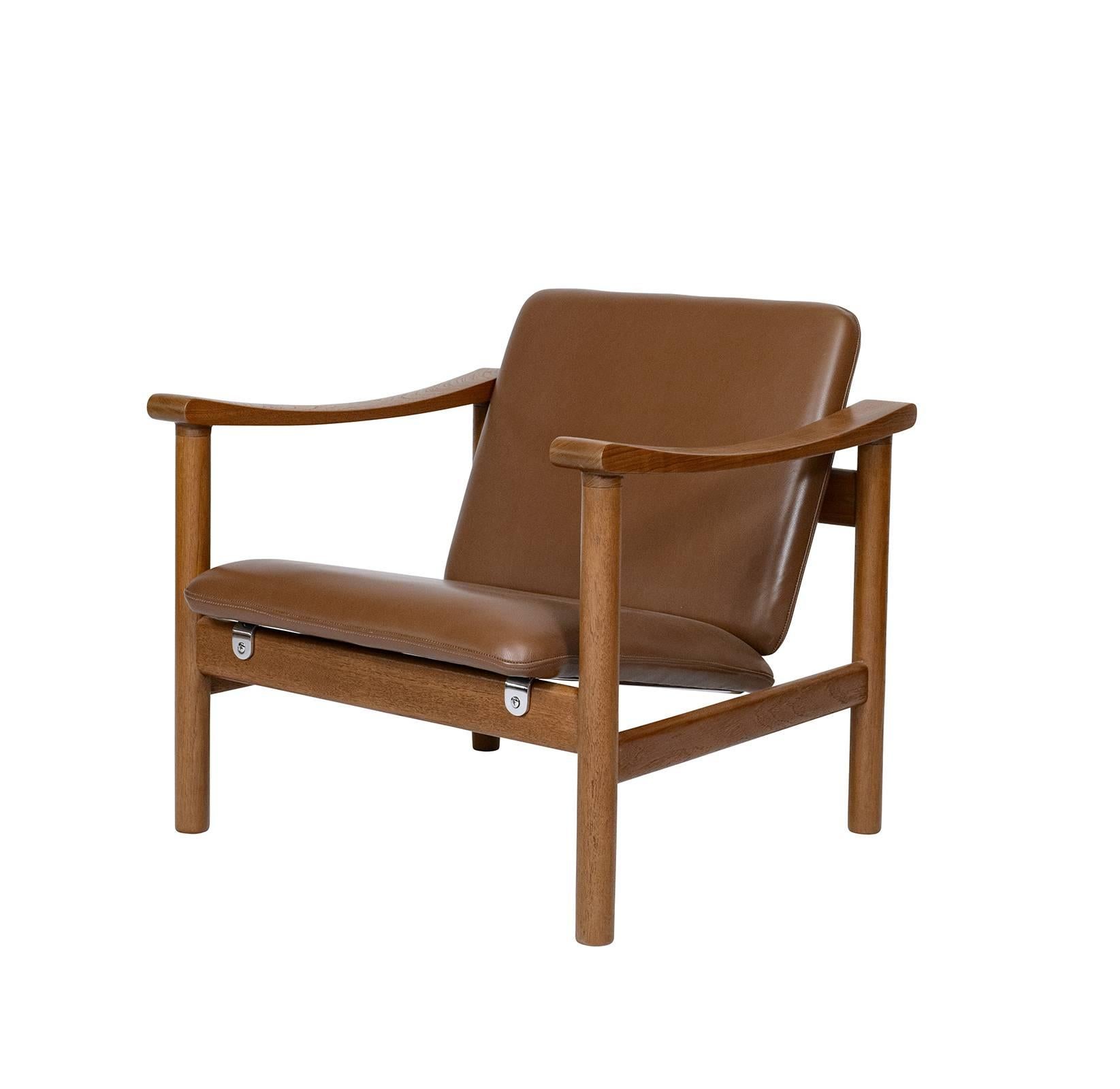 Hans Wegner GE-280 lounge chair designed in 1960 and produced by GETAMA. Note: We have a pair in need of reupholstering.