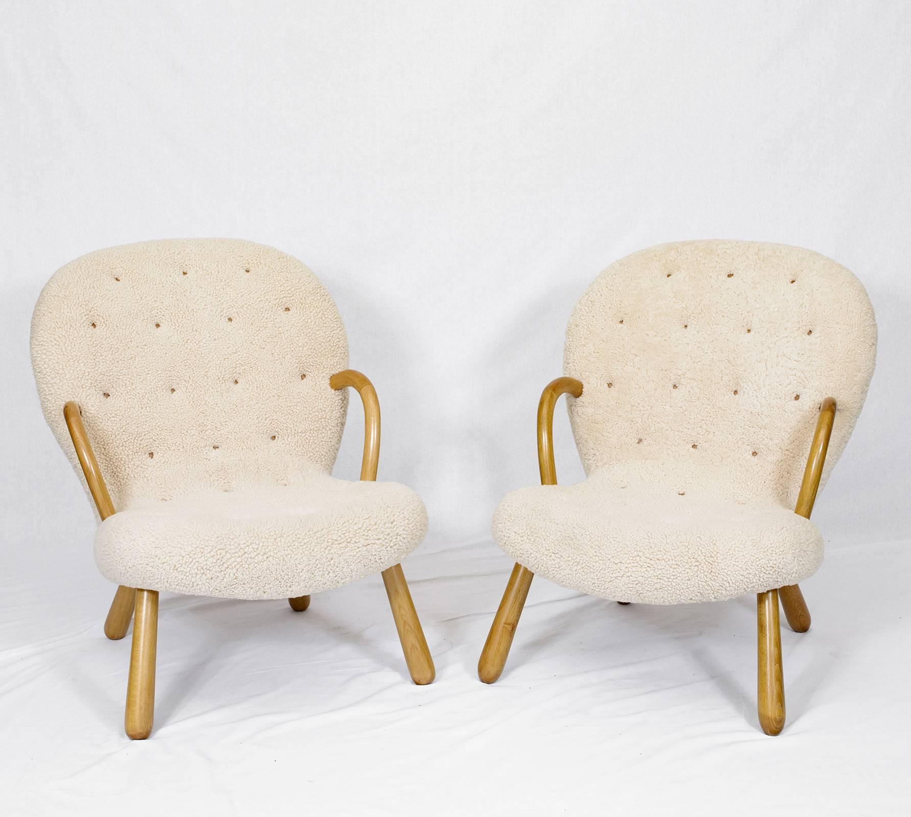 clam chairs