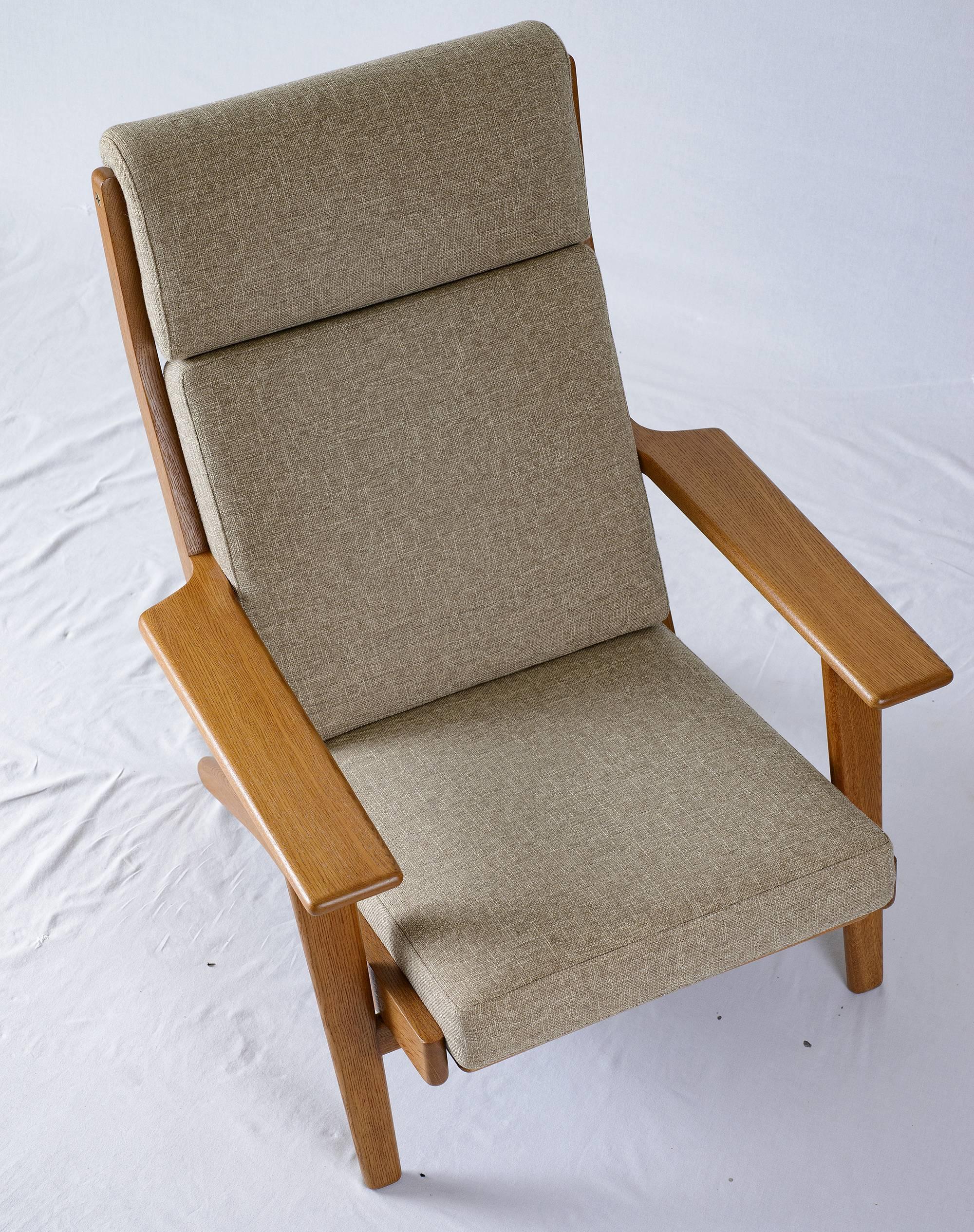 Hans Wegner GE-290 High Back Lounge Chair In Excellent Condition In Los Angeles, CA