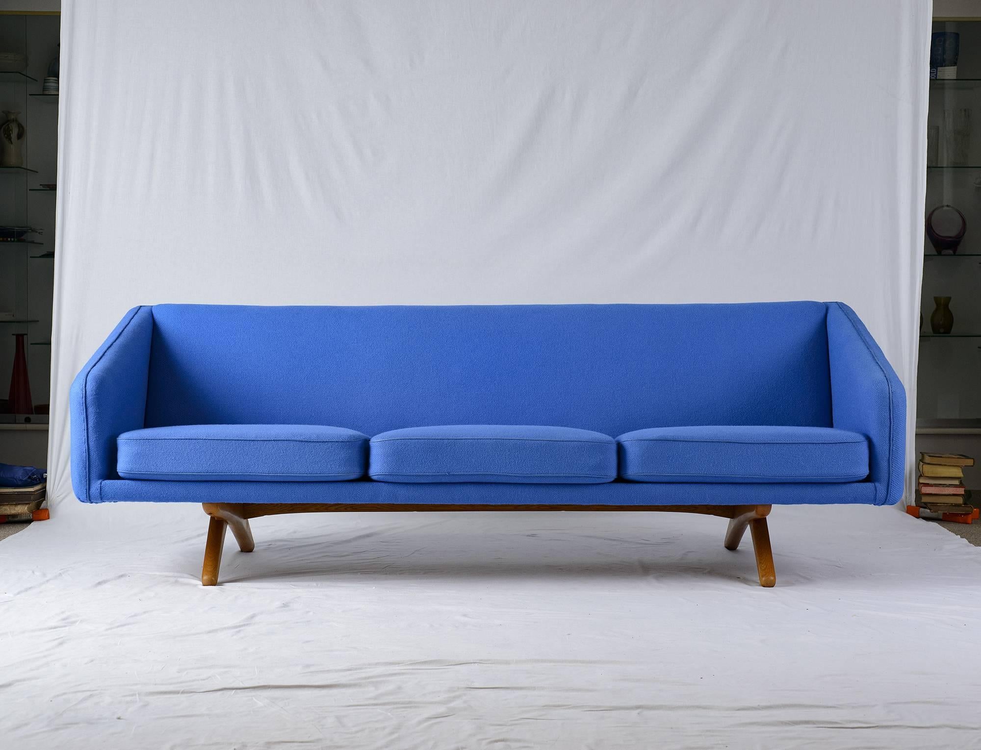 Illum Wikkelsø ML-90 sofa produced by A. Mikael Laursen.