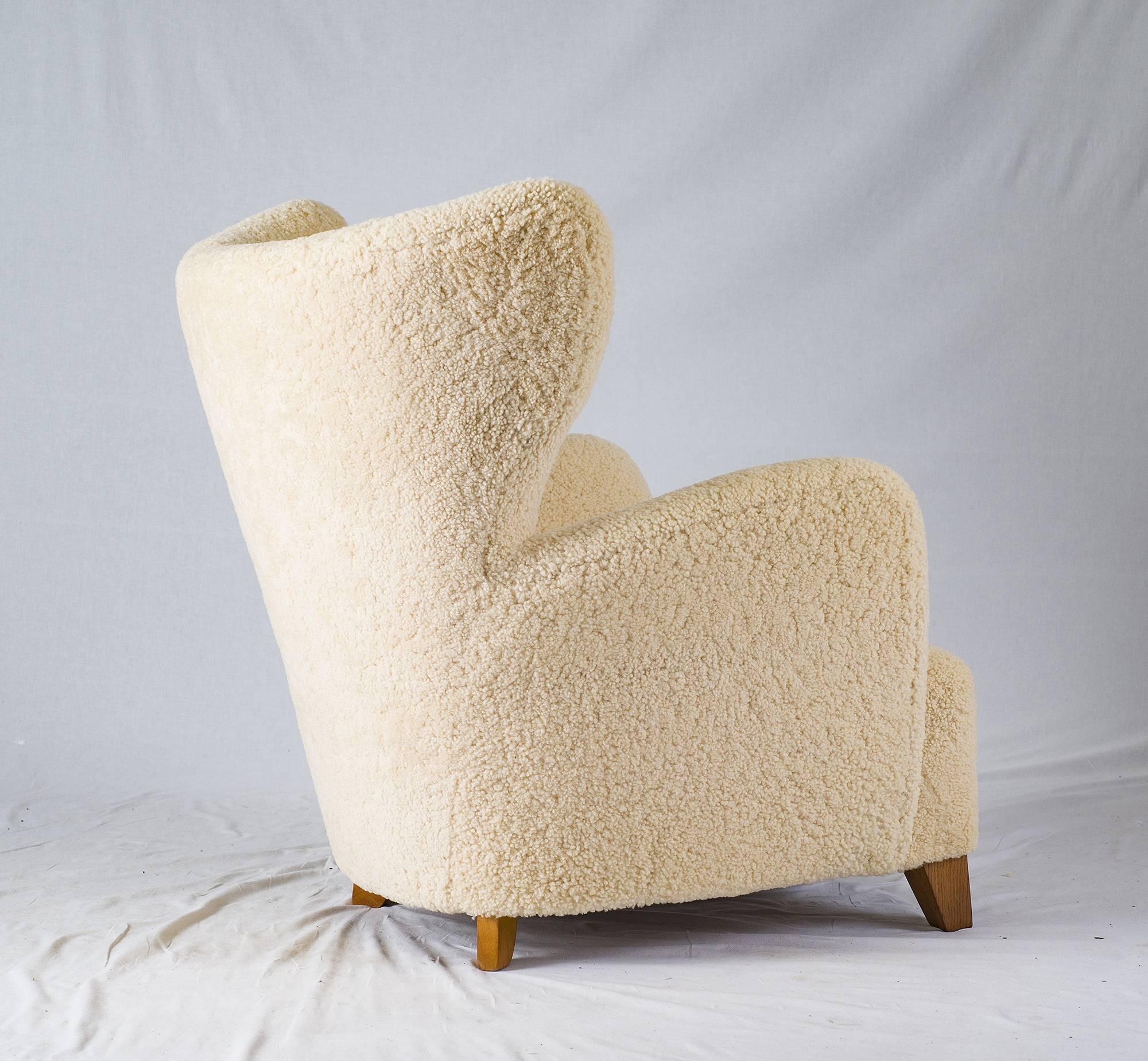  Scandinavian Sheepskin Lounge Chair In Excellent Condition In Los Angeles, CA