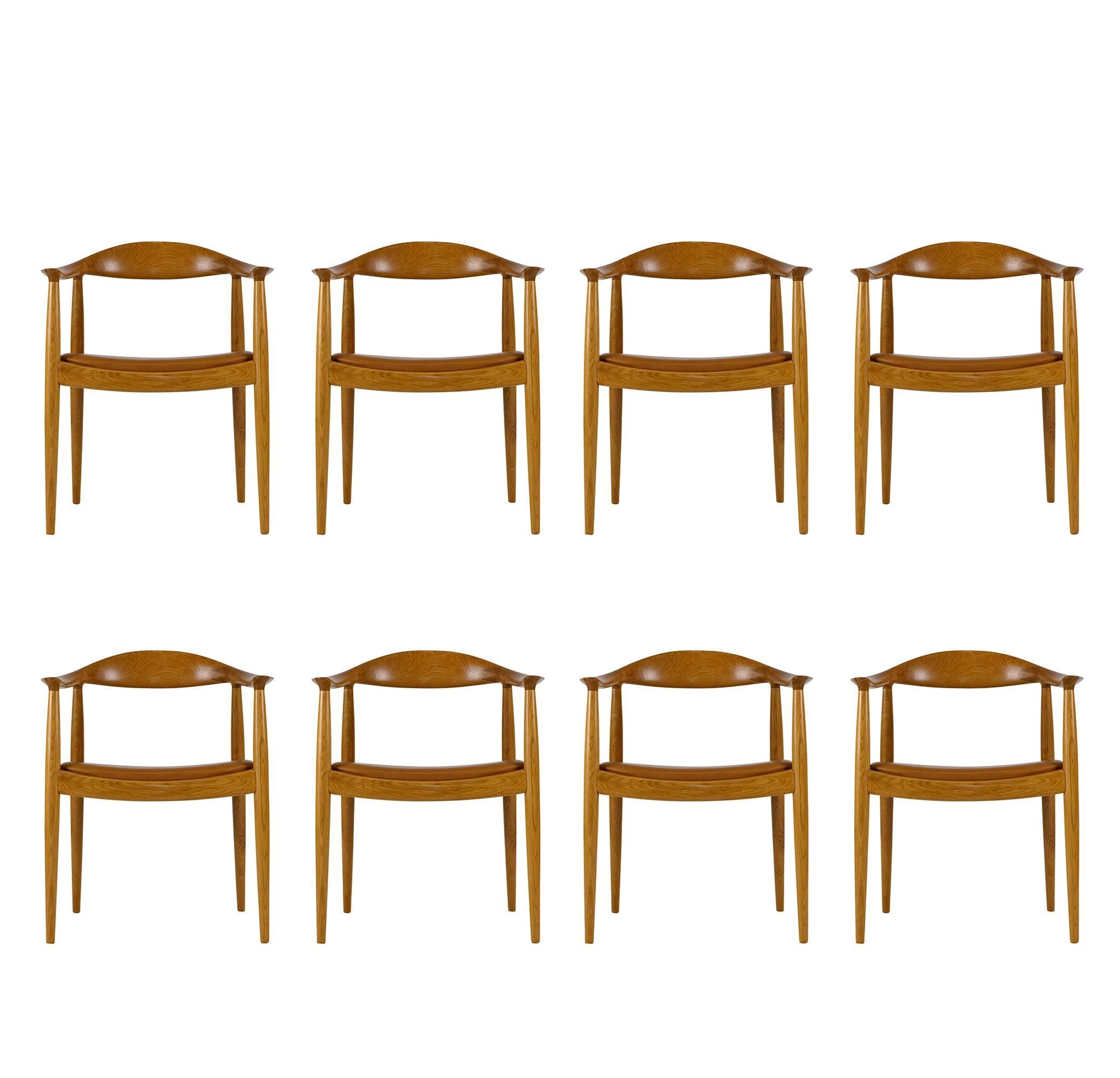 Satz von acht Hans Wegner JH-503 Stühlen im Angebot