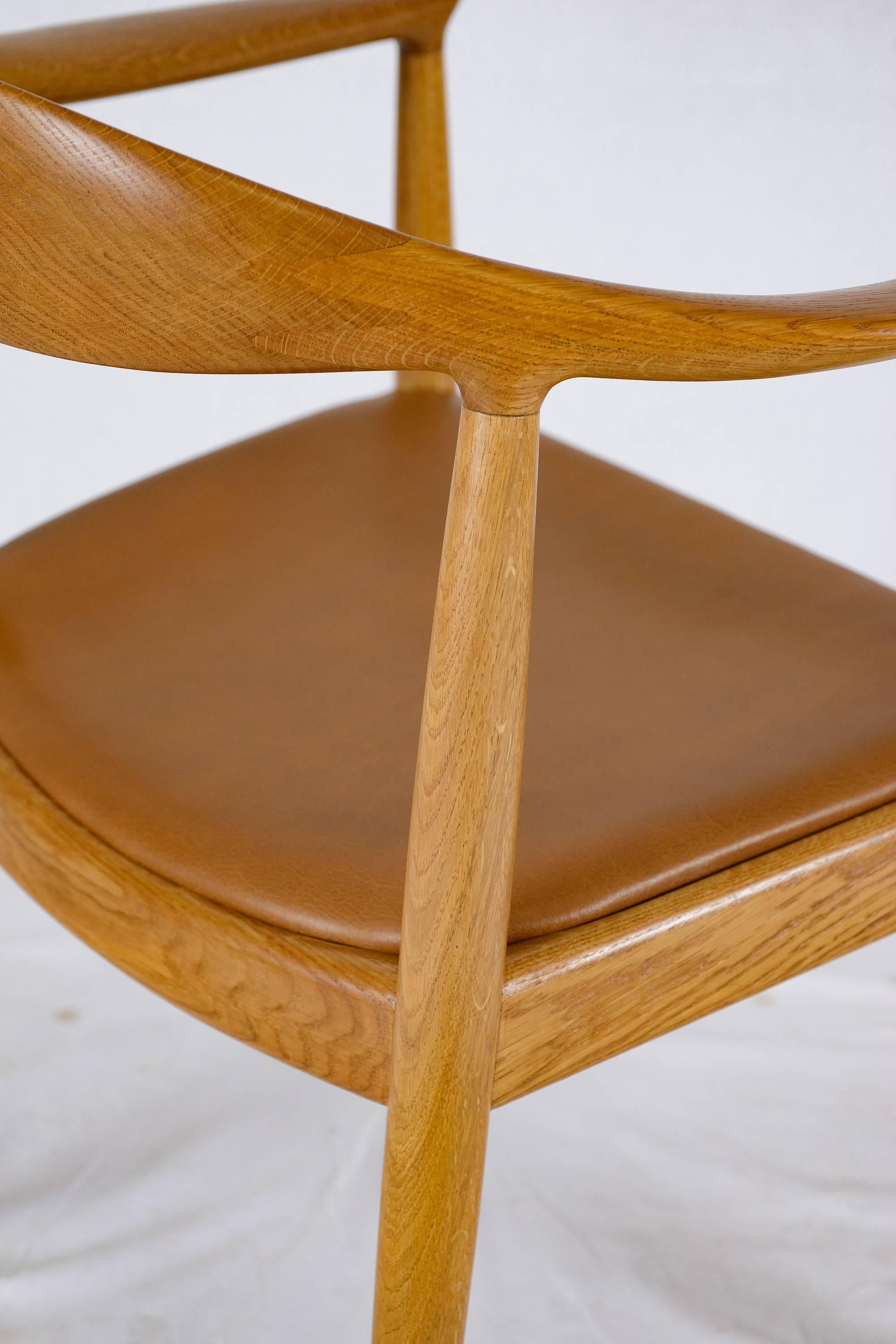 Leather Set of Eight Hans Wegner JH-503 Chairs For Sale