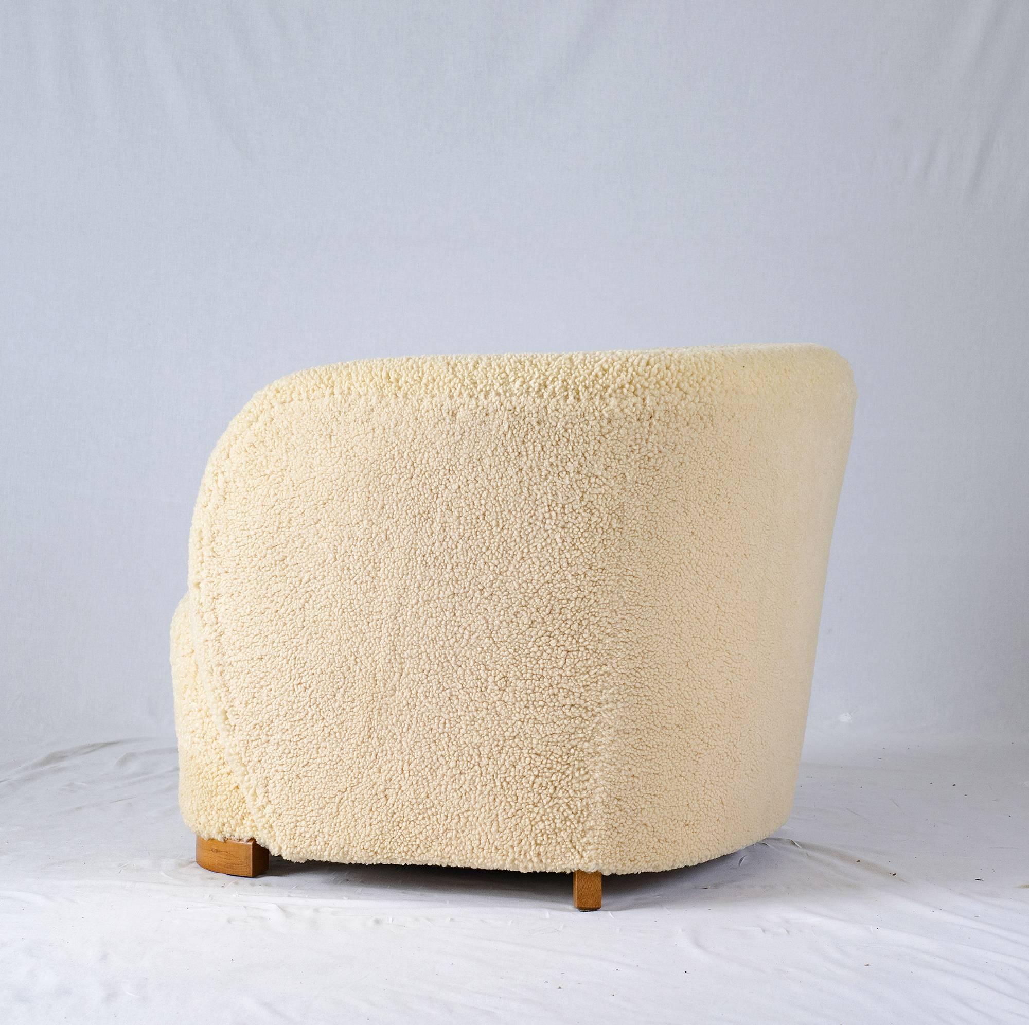 Pair of Scandinavian Sheepskin Lounge Chairs In Excellent Condition In Los Angeles, CA