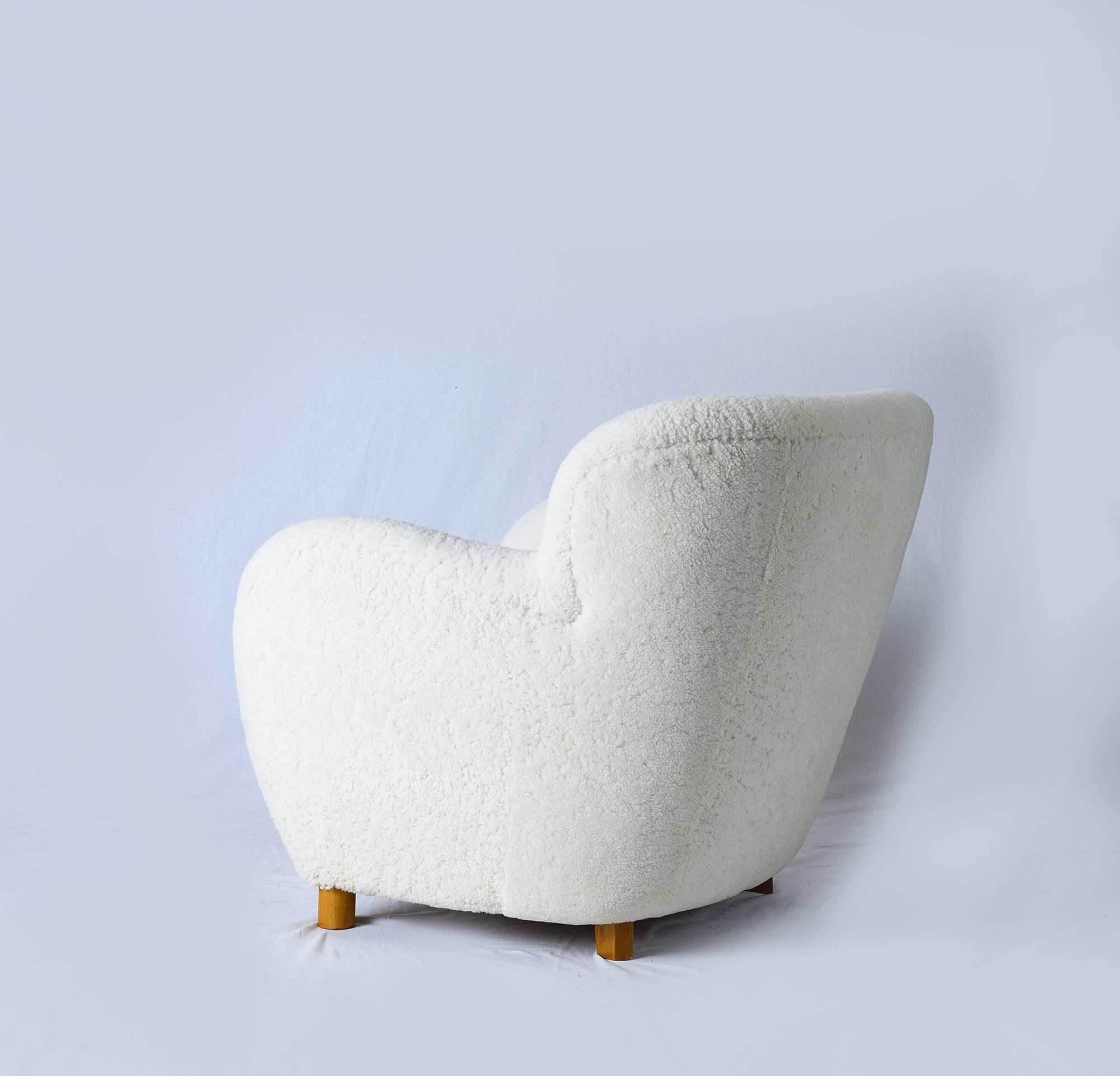 Scandinavian Sheepskin Lounge Chair 1